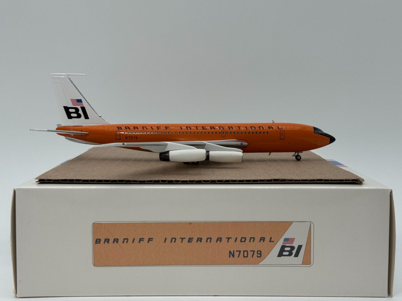 Aeroclassics 1:200 Braniff International Boeing 720 N7079 Orange ACN7079 Mint