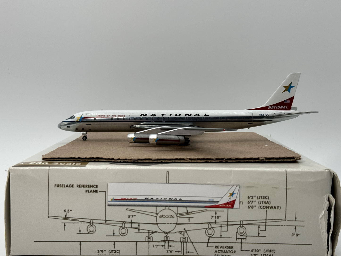 Aeroclassics 1:200 National Airlines Douglas DC-8 N6572C AC219332 Mint Condition
