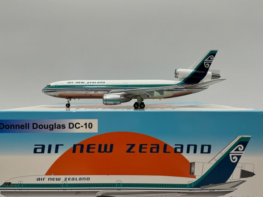 Inflight200 Air New Zealand Douglas DC-10 ZK-NZQ 1980s colors IF10NZ05