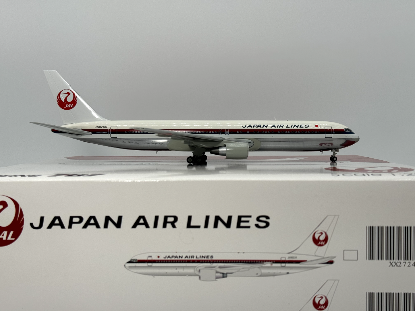 JC Wings 1:200 Japan Airlines Boeing 767-300 JA8266 XX2725P Mint Condition