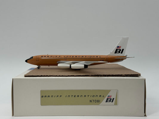 Aeroclassics 1:200 Braniff International Boeing 720 N7081 Beige AC2BNF1215C Mint