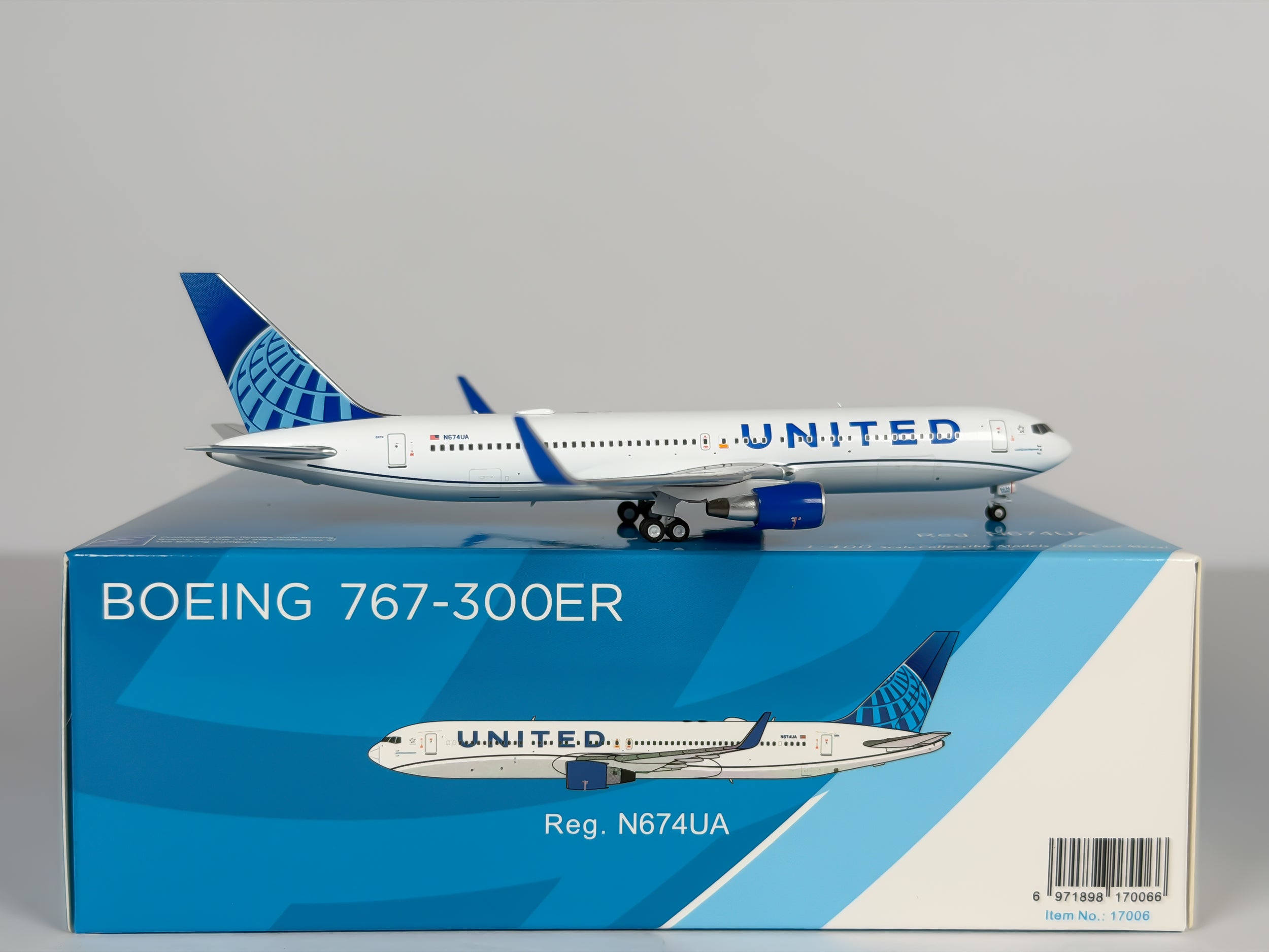 United Airlines Boeing 767-300ER 1:400 NG Models N674UA (17006)