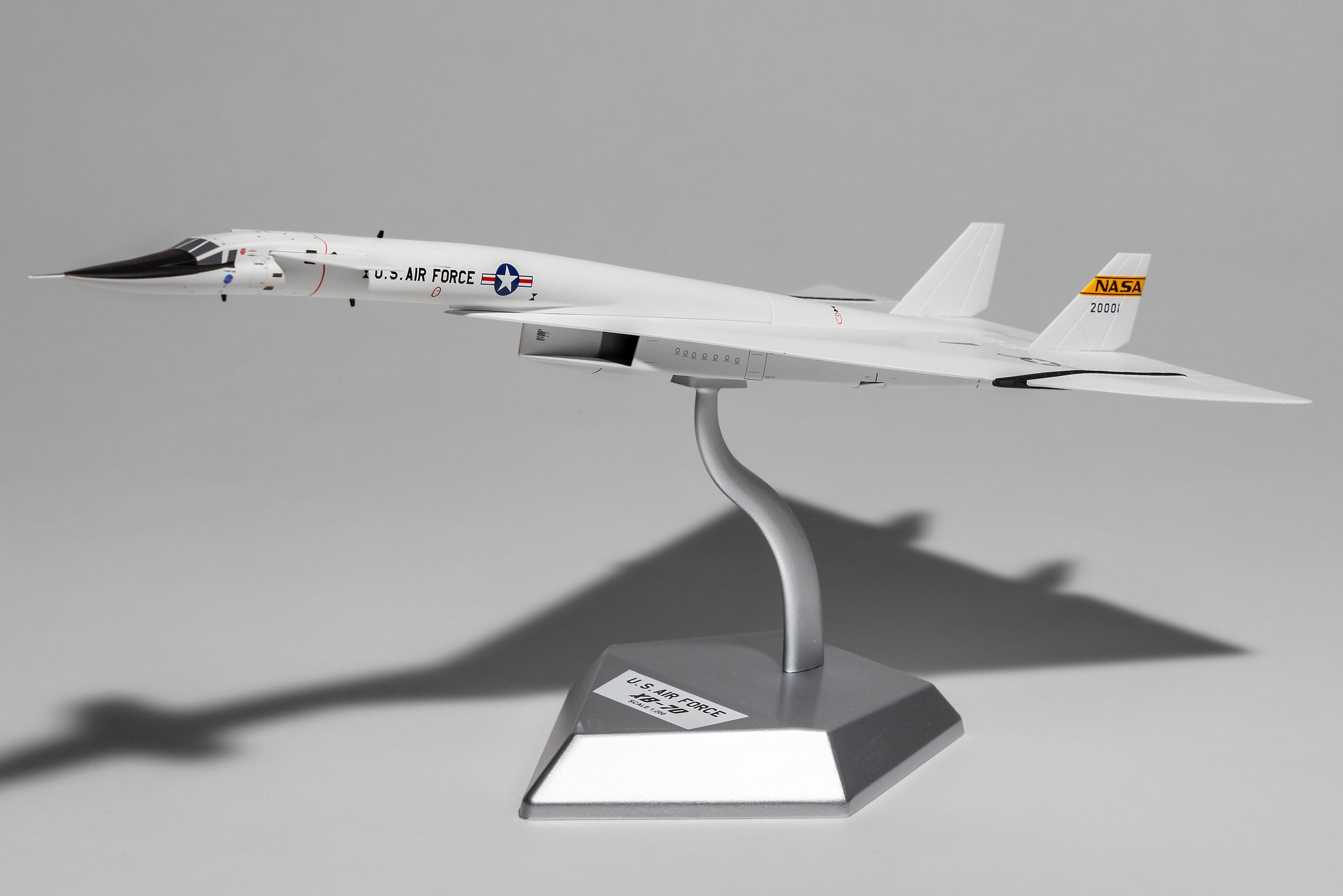 SQ Wings 1:200 USAF Lockheed XB-70 20001 NASA titles L2080