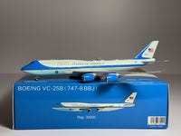 NG Models 1:400 US Air Force (USAF) VC-25B Boeing 747-8 30000 Classic Scheme 78040