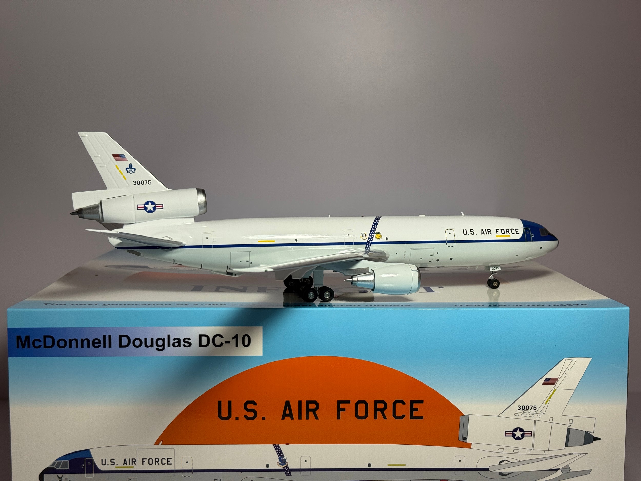 Inflight 1:200 USAF McDonnell Douglas KC-10A Extender 83-0075 Great White IFKC100075