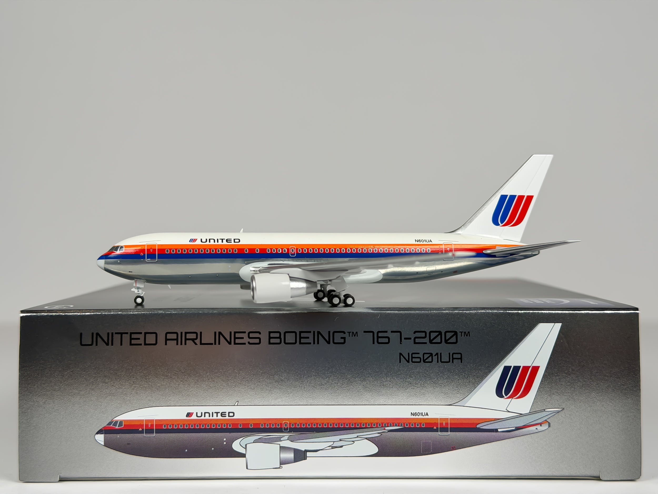 United Airlines Boeing 767-200ER 1:400 V1/400 N601UA (400006)