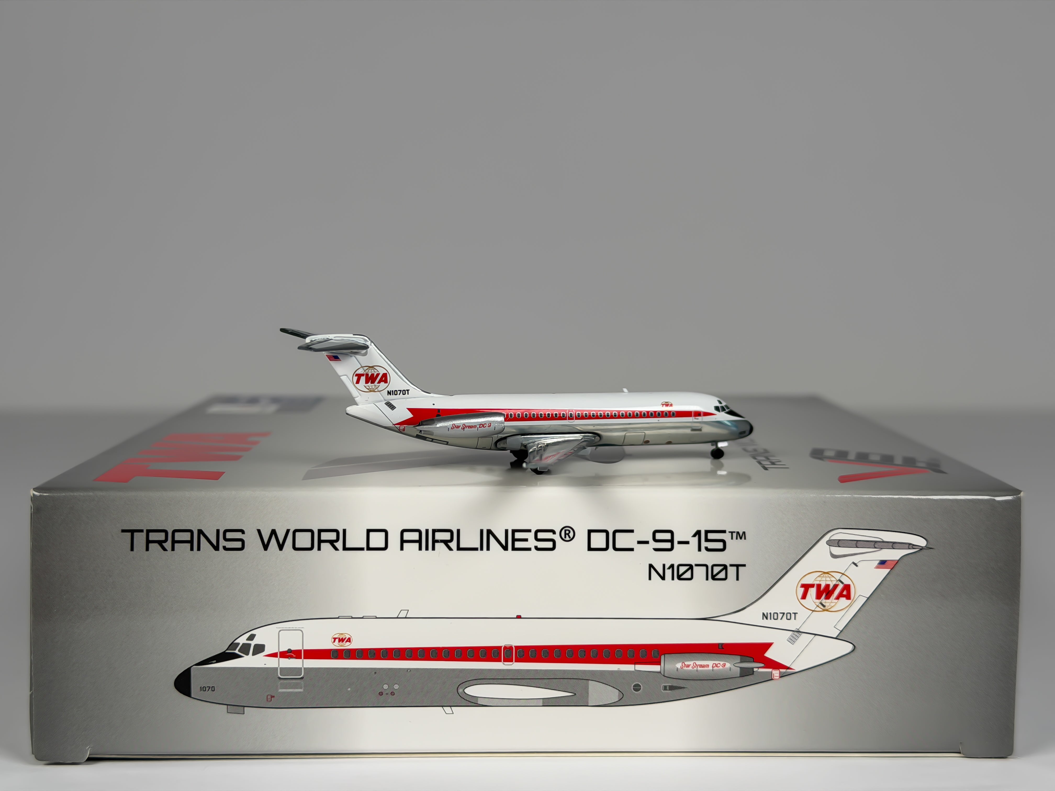 Trans World Airlines (TWA) Douglas DC-9-15 1:400 V1/400 N1070T (400008)