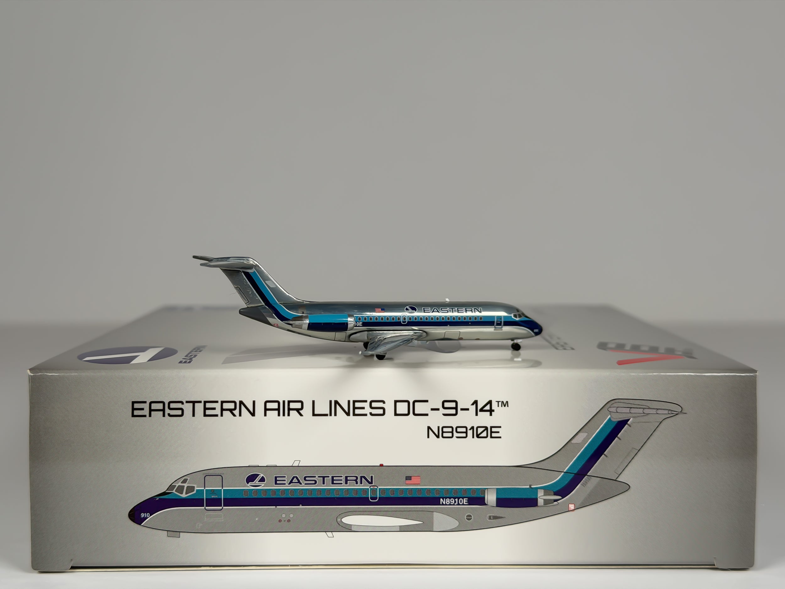 Eastern Air Lines Douglas DC-9-14 1:400 V1/400 N8910E (400011)