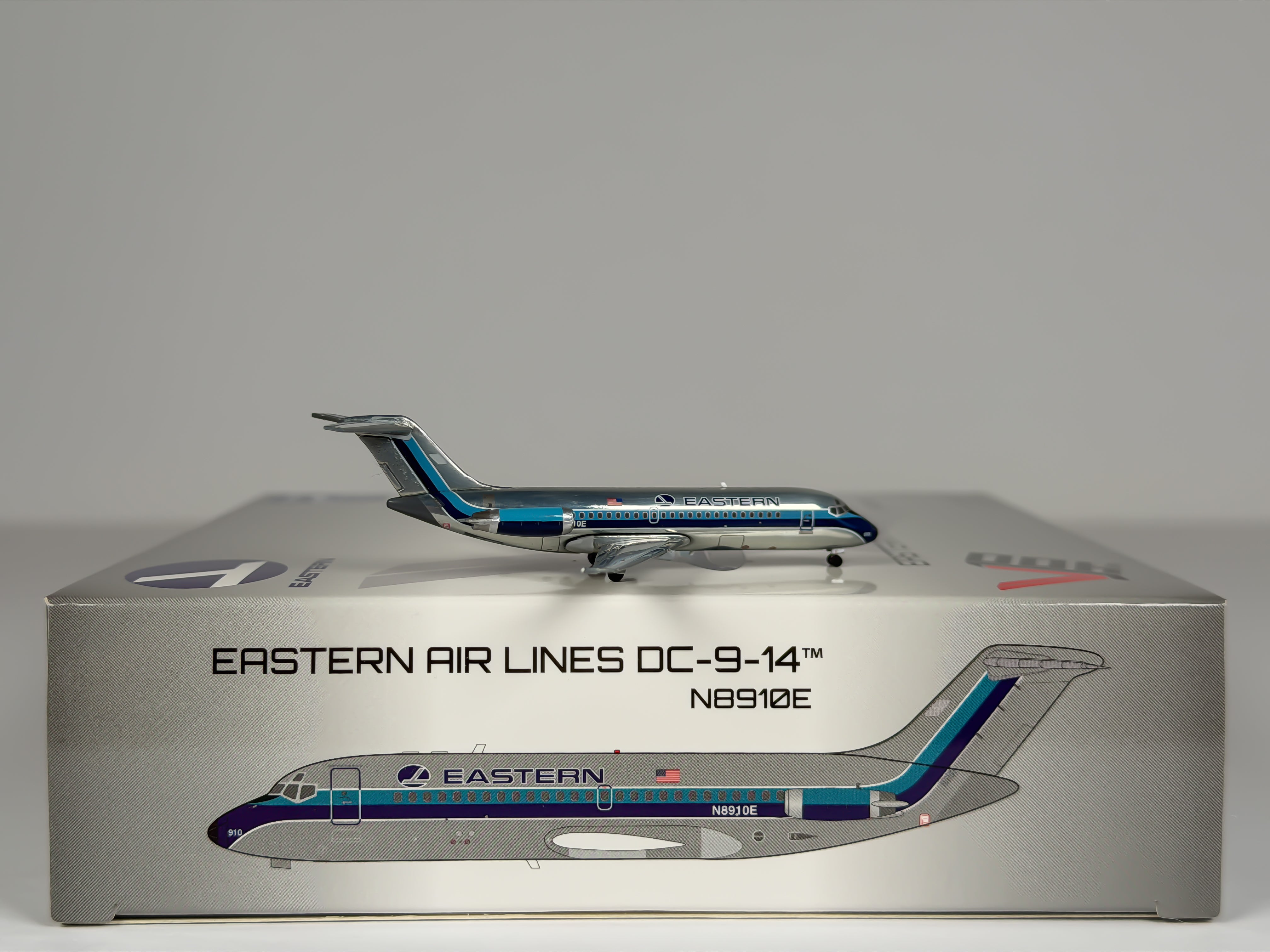 Eastern Air Lines Douglas DC-9-14 1:400 V1/400 N8910E (400011)