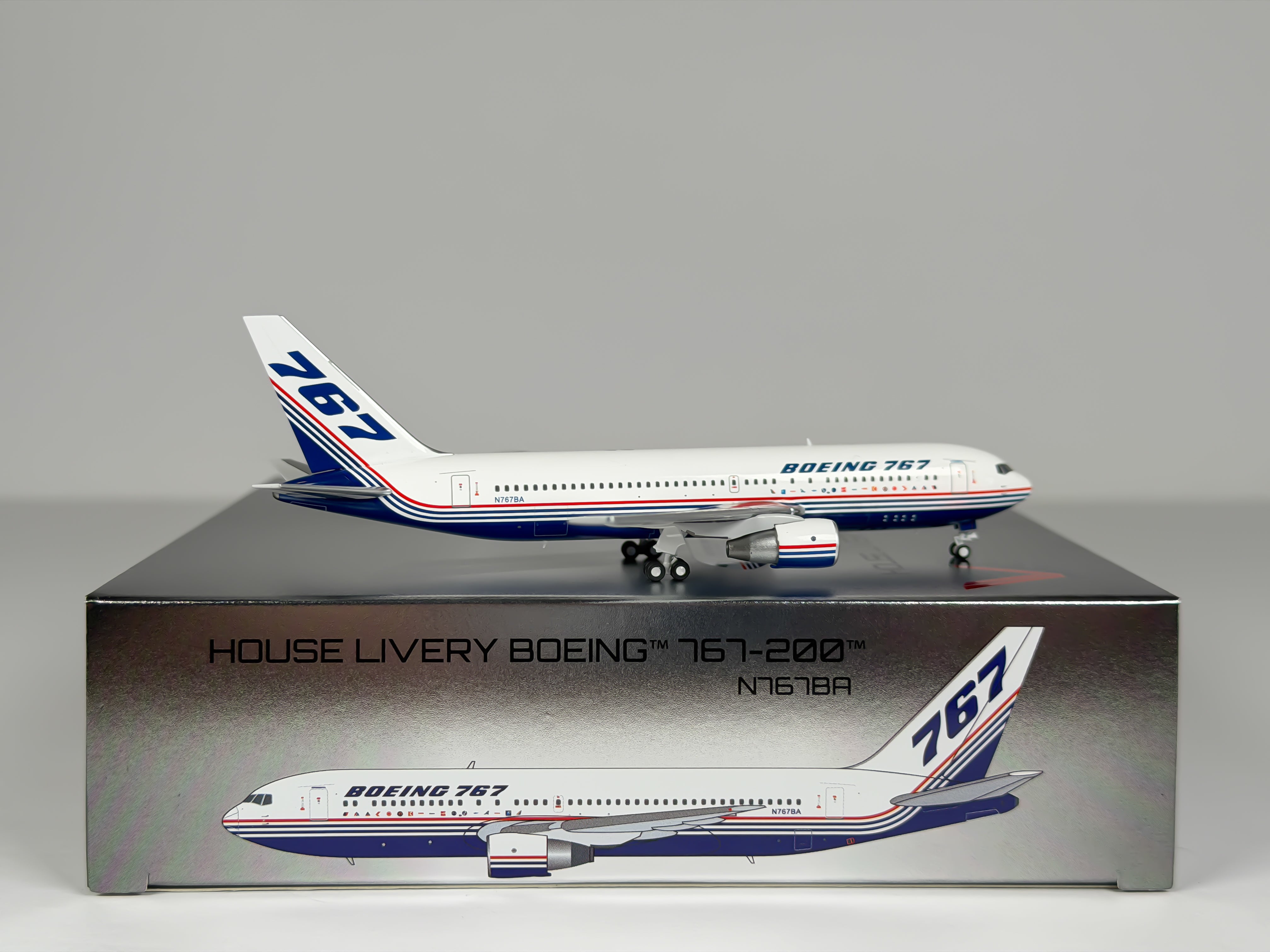 Boeing House Boeing 767-200 1:400 V1/400 N767BA (400016)