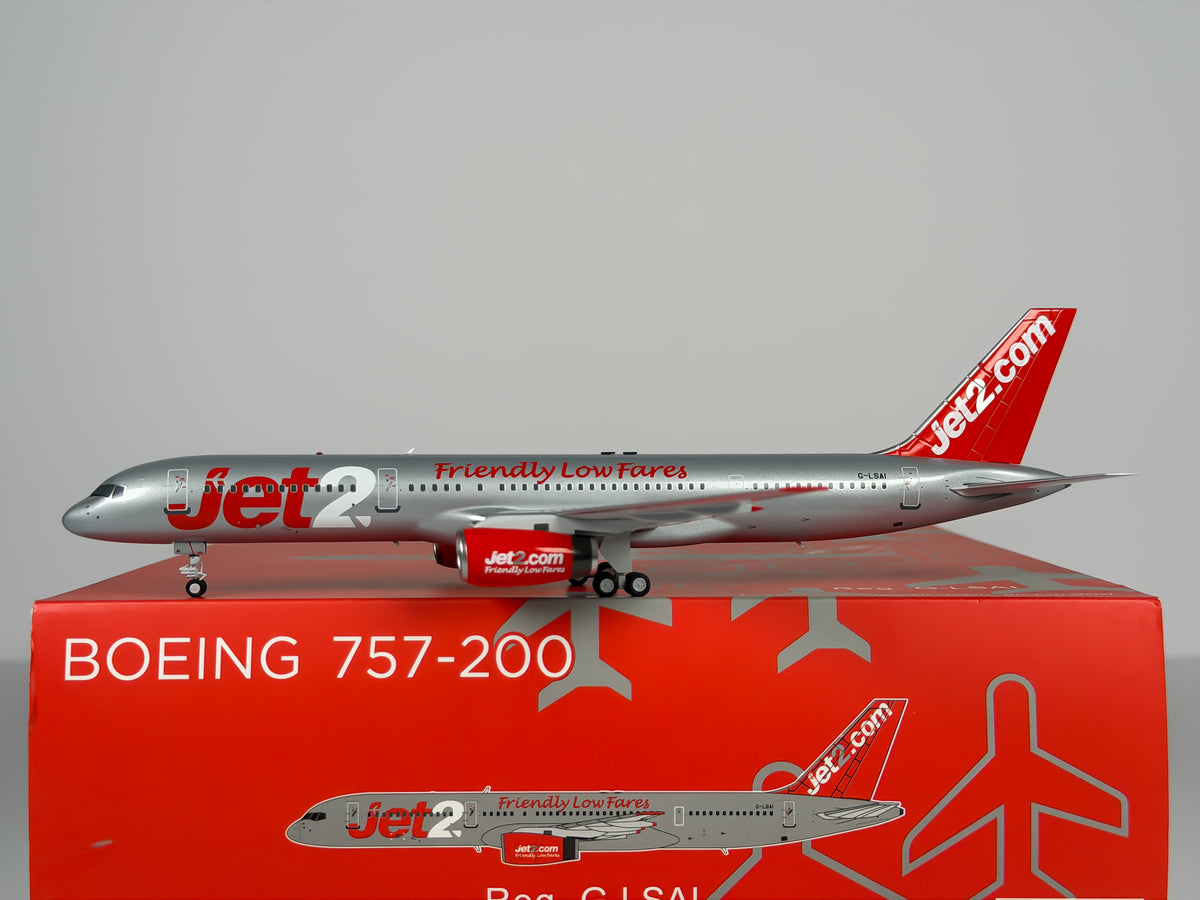 Jet2 Boeing 757-200 1:200 NG Model G-LSAI (42052)