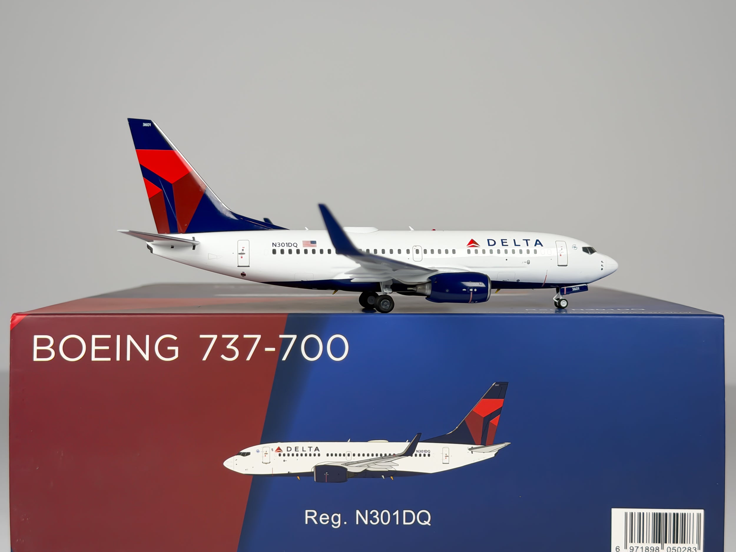 Delta Air Lines Boeing 737-700 1:200 NG Models N301DQ (5028)