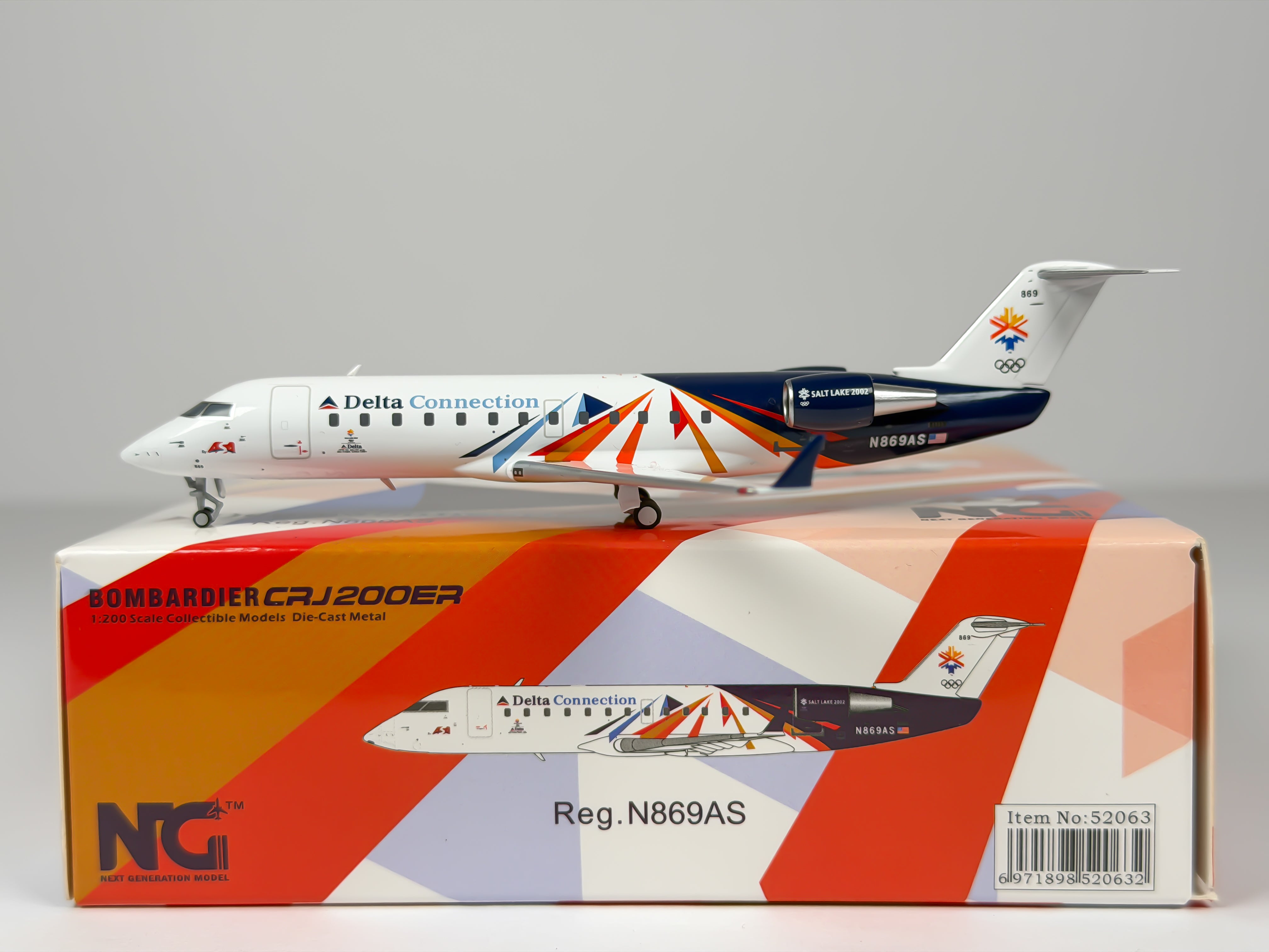 Delta Connection Bombardier CRJ200 1:200 NG Models N869AS (52063)