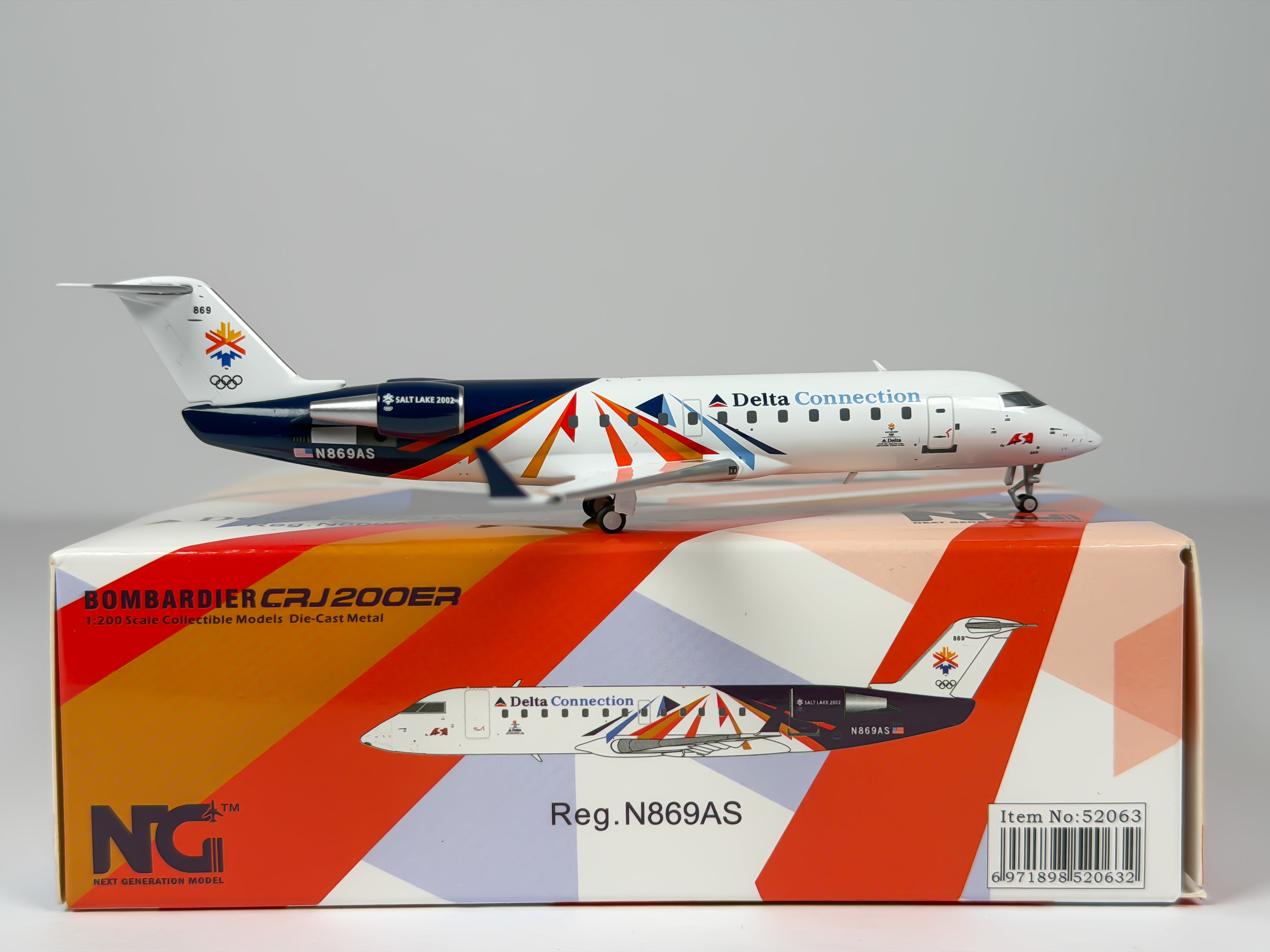 Delta Connection Bombardier CRJ200 1:200 NG Models N869AS (52063)