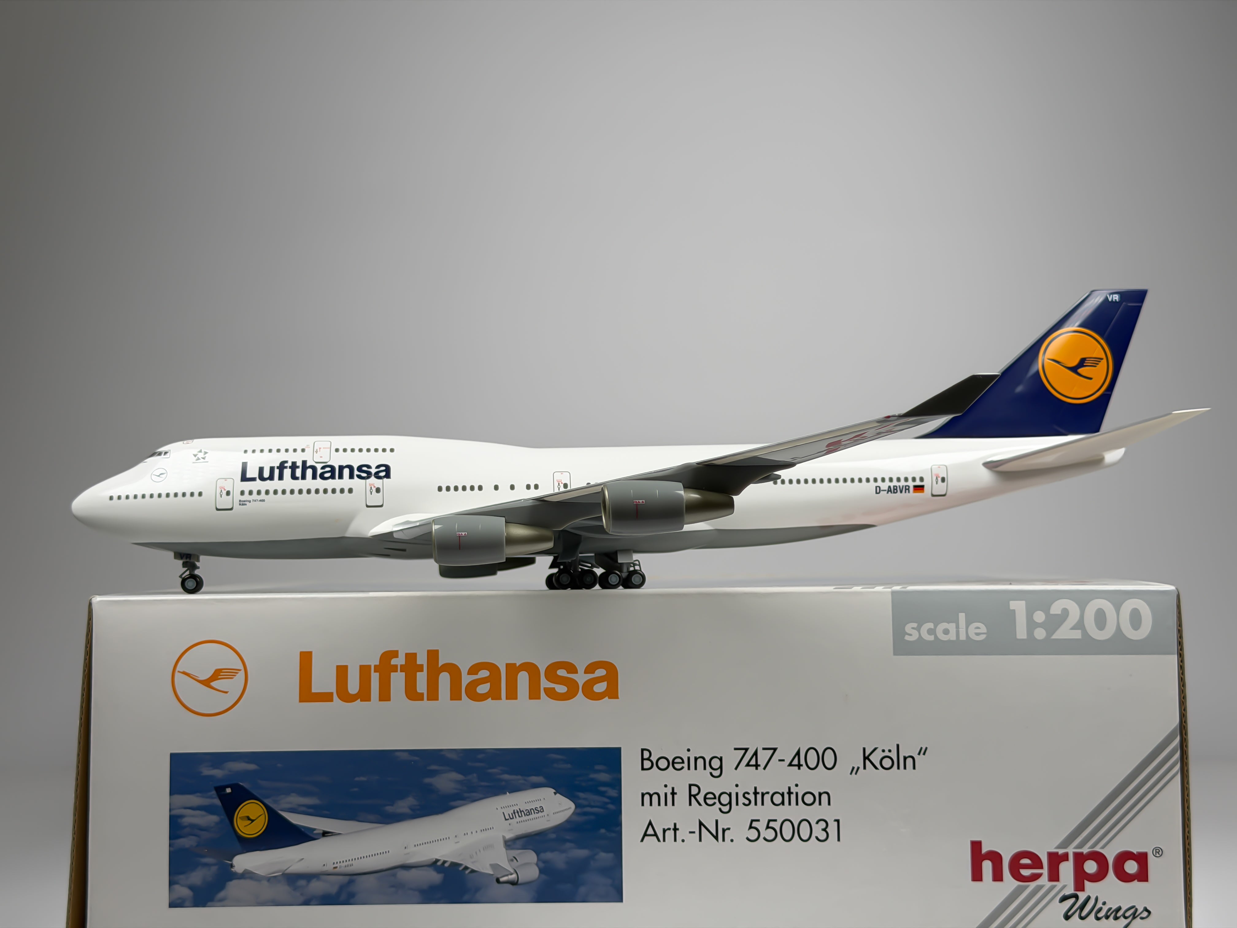Lufthansa Boeing 747-400 1:200 Herpa D-ABVR (550031)