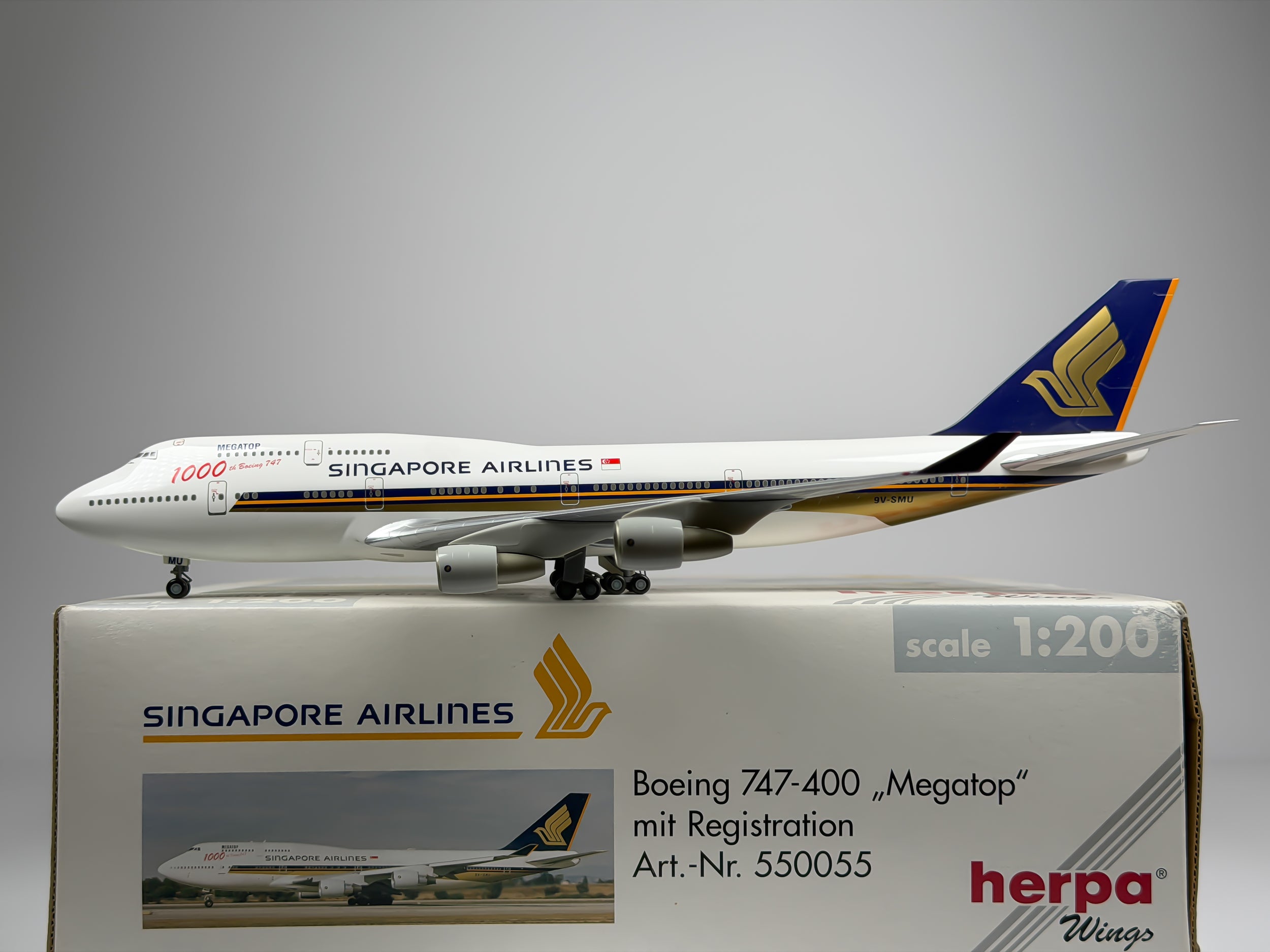 Singapore Airlines Boeing 747-400 1:200 Herpa 9V-SMU (550055)