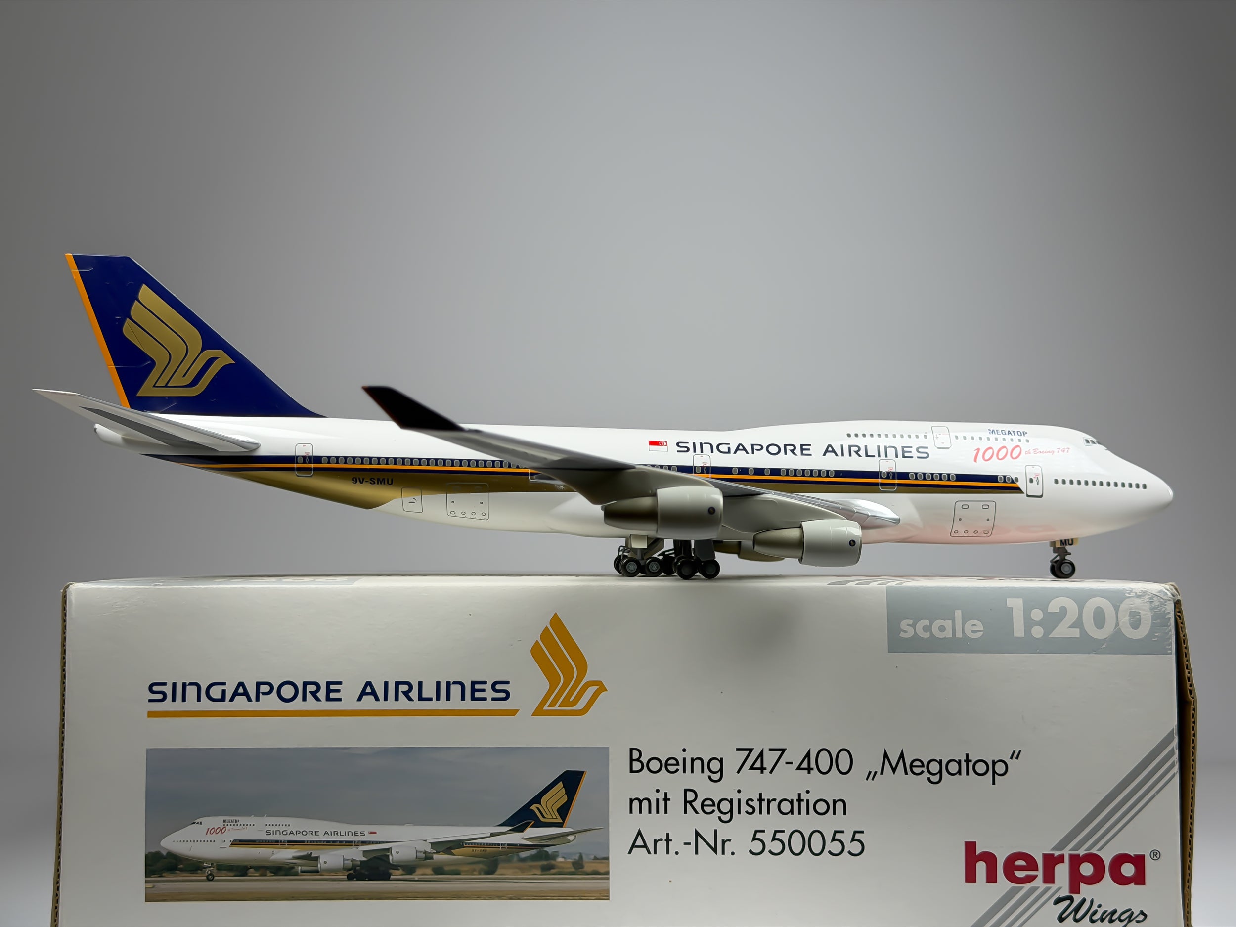 Singapore Airlines Boeing 747-400 1:200 Herpa 9V-SMU (550055)