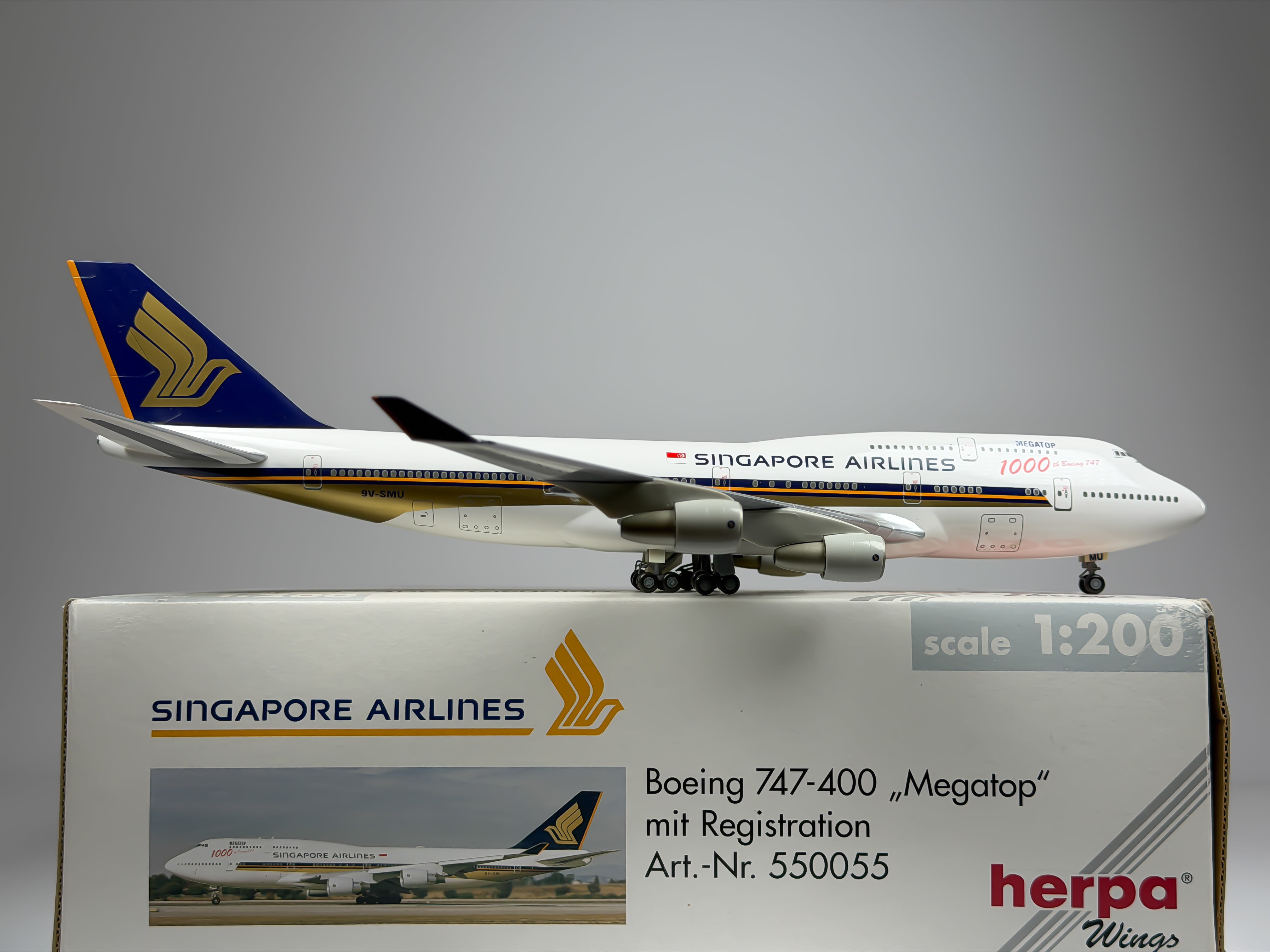 Singapore Airlines Boeing 747-400 1:200 Herpa 9V-SMU (550055)
