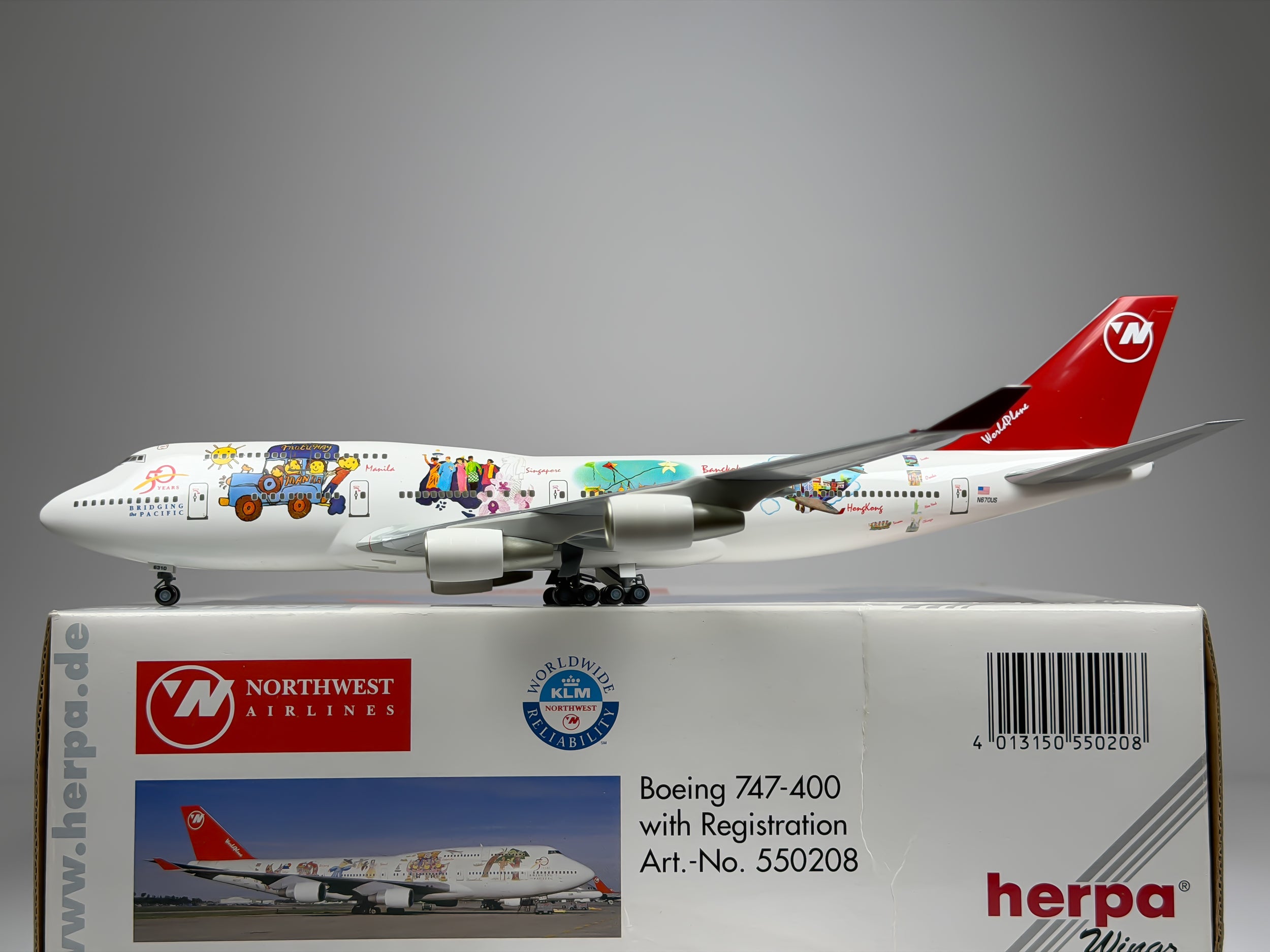 Northwest Airlines Boeing 747-400 1:200 Herpa N670US (550208)