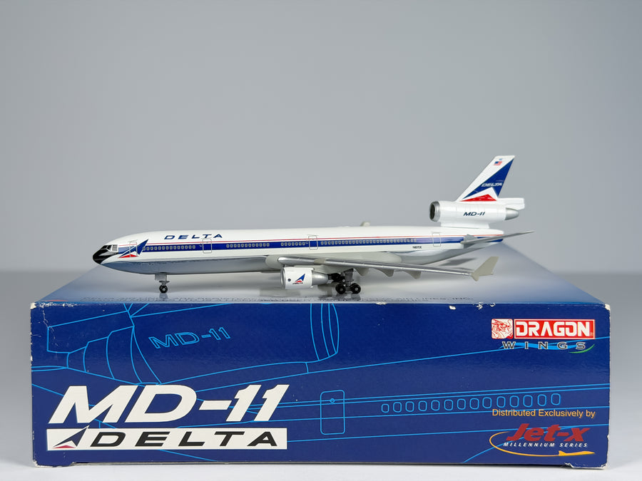Delta Air Lines McDonnell Douglas MD-11 1:400 Dragon Wings N807DE (55037B)