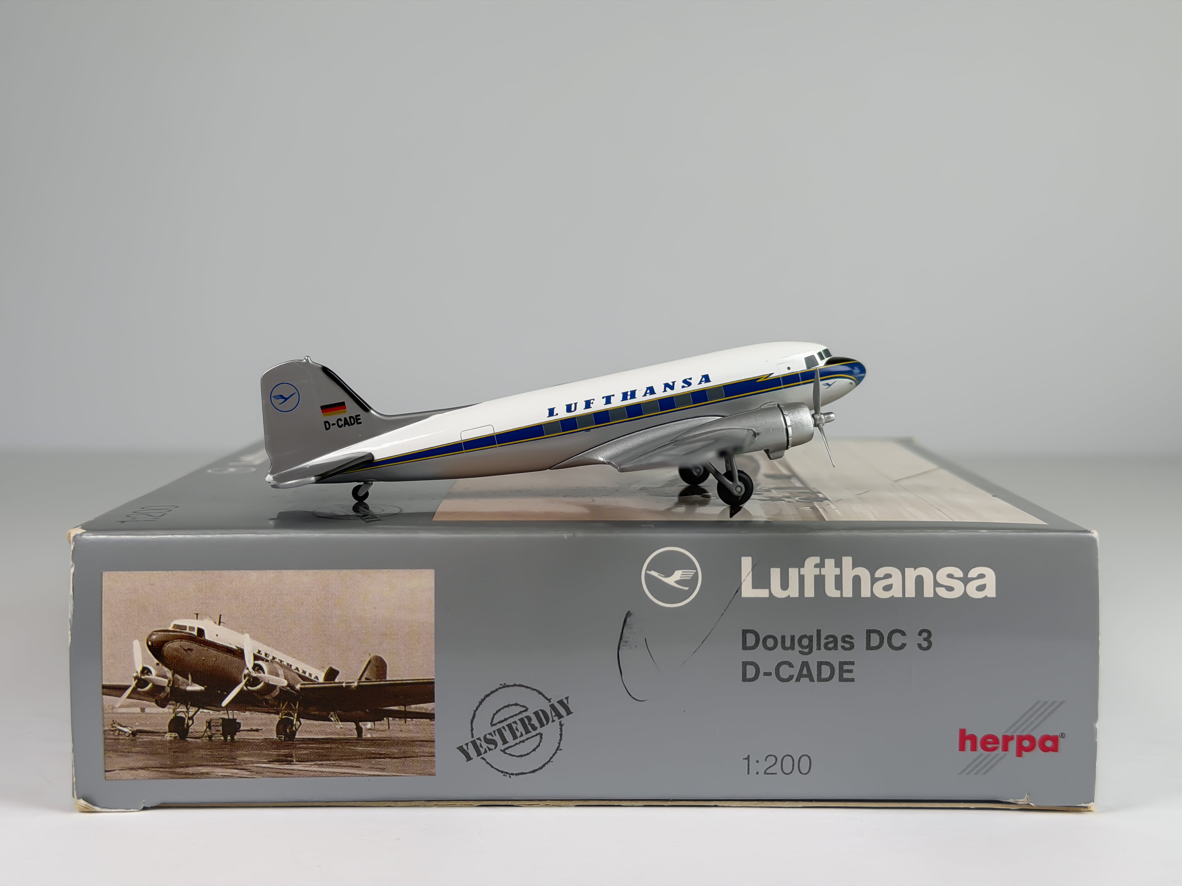Douglas DC-3 Diecast Aircraft Models · Northeast Diecast