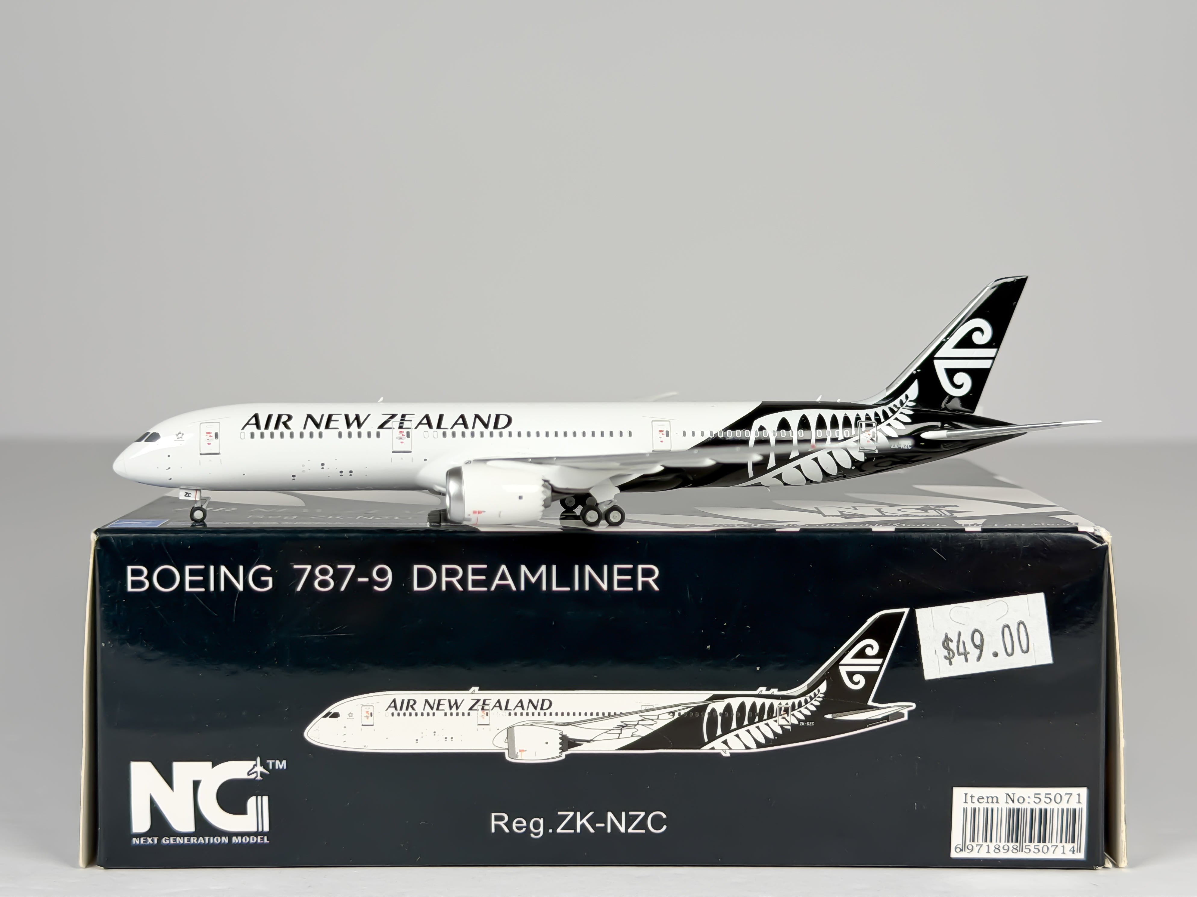Air New Zealand Boeing 787-9 1:400 NG Models ZK-NZC (55071)