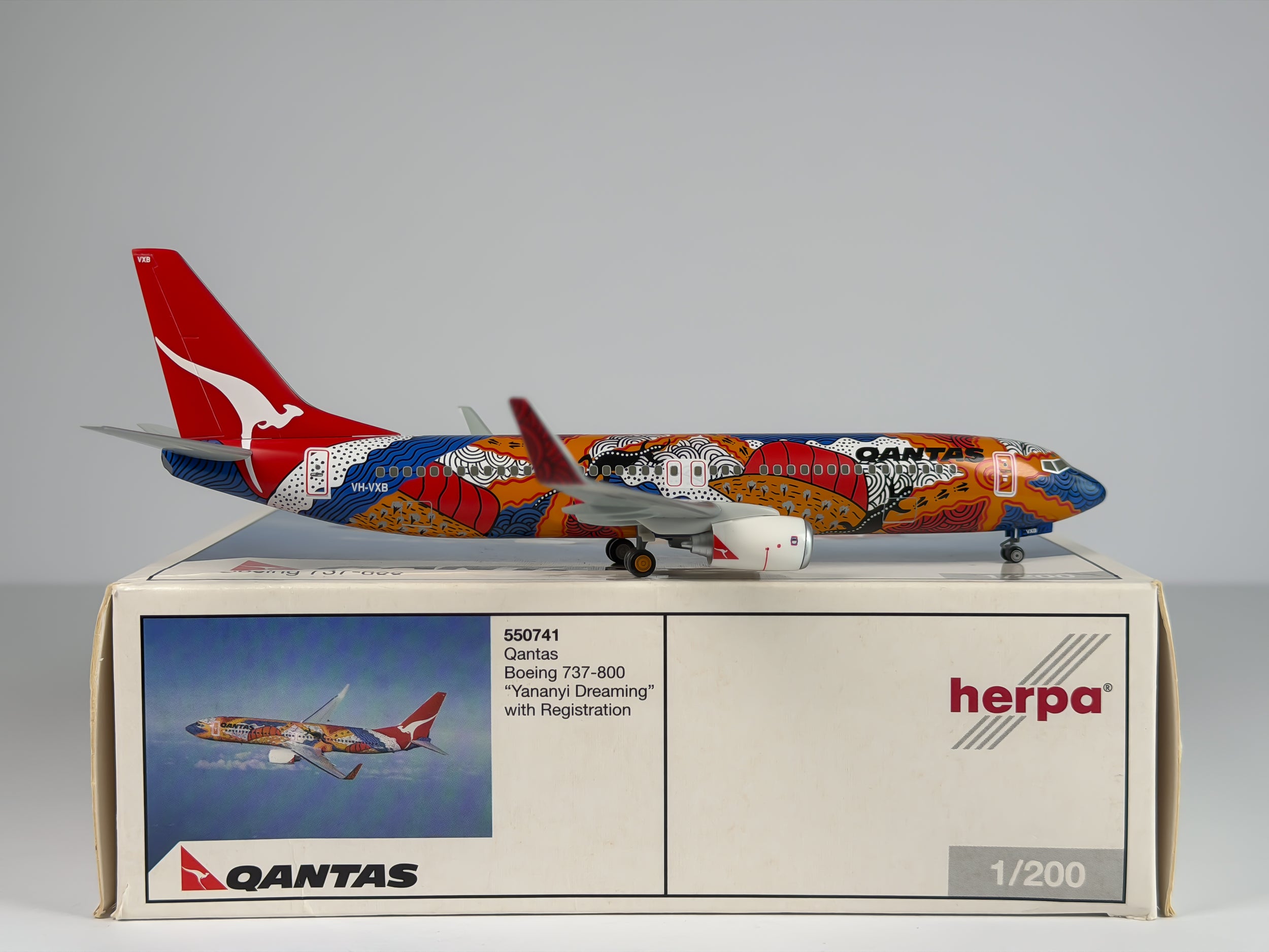 Qantas Airways Boeing 737-800 1:200 Herpa VH-VXB (550741)