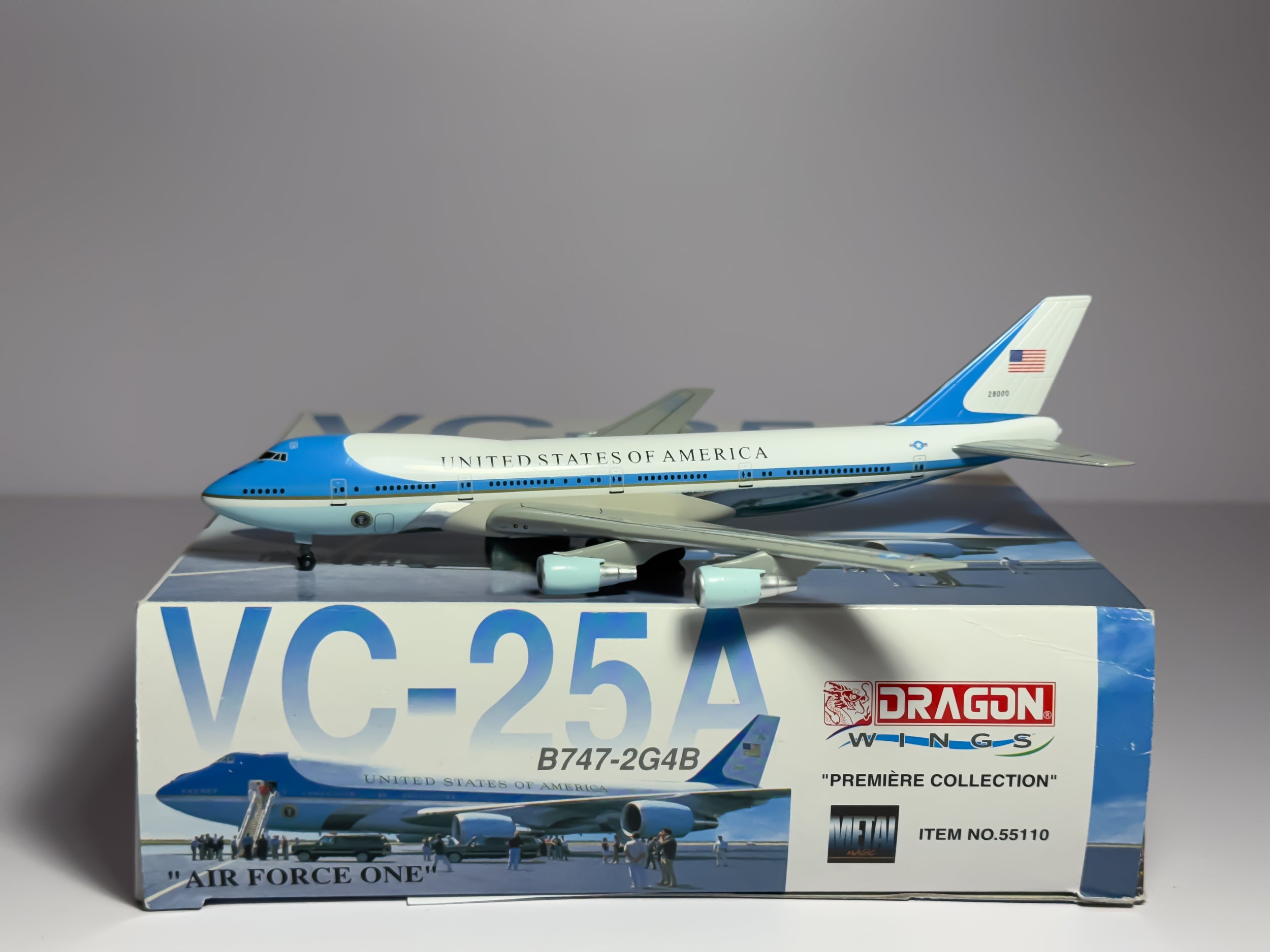 U.S Air Force (USAF) Boeing 747-200 1:400 Dragon Wings 82-8000 (55110)