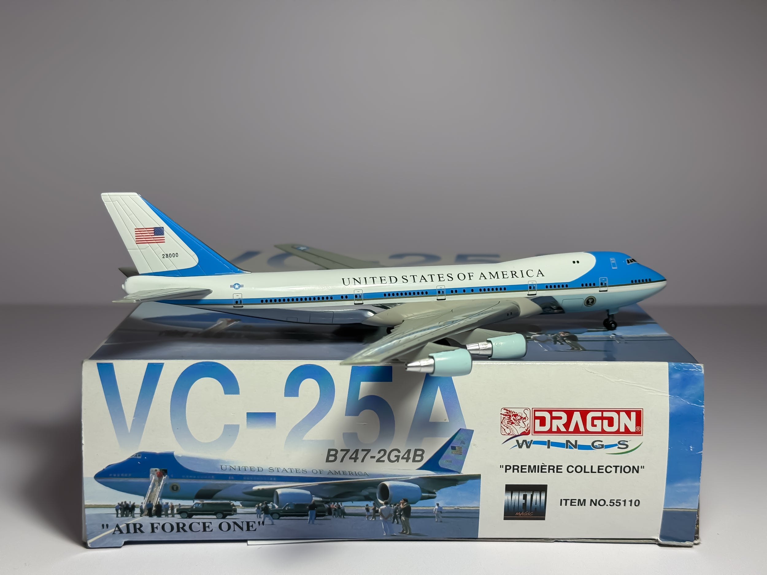 U.S Air Force (USAF) Boeing 747-200 1:400 Dragon Wings 82-8000 (55110)