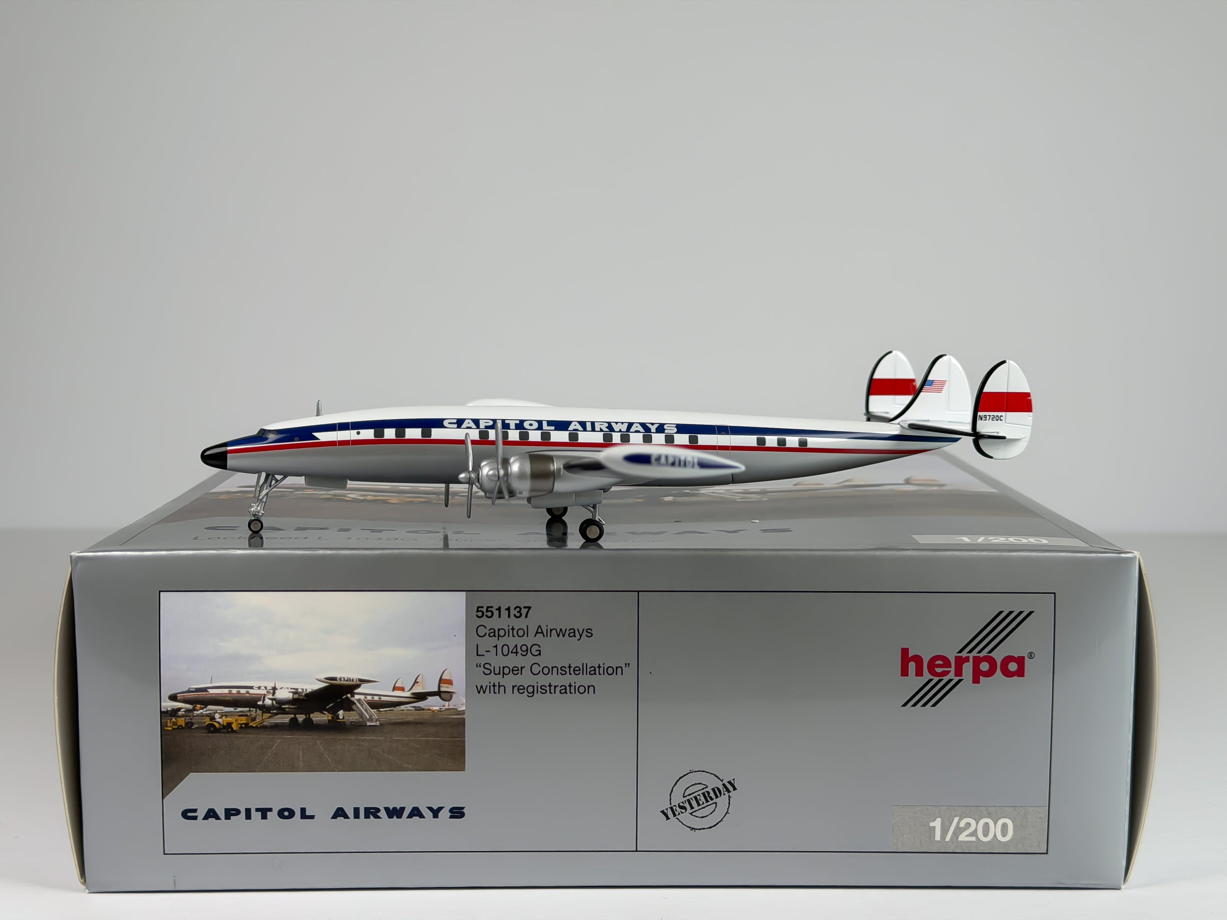 Capitol Airways Lockheed L-1049 1:200 Herpa N9720C (551137)