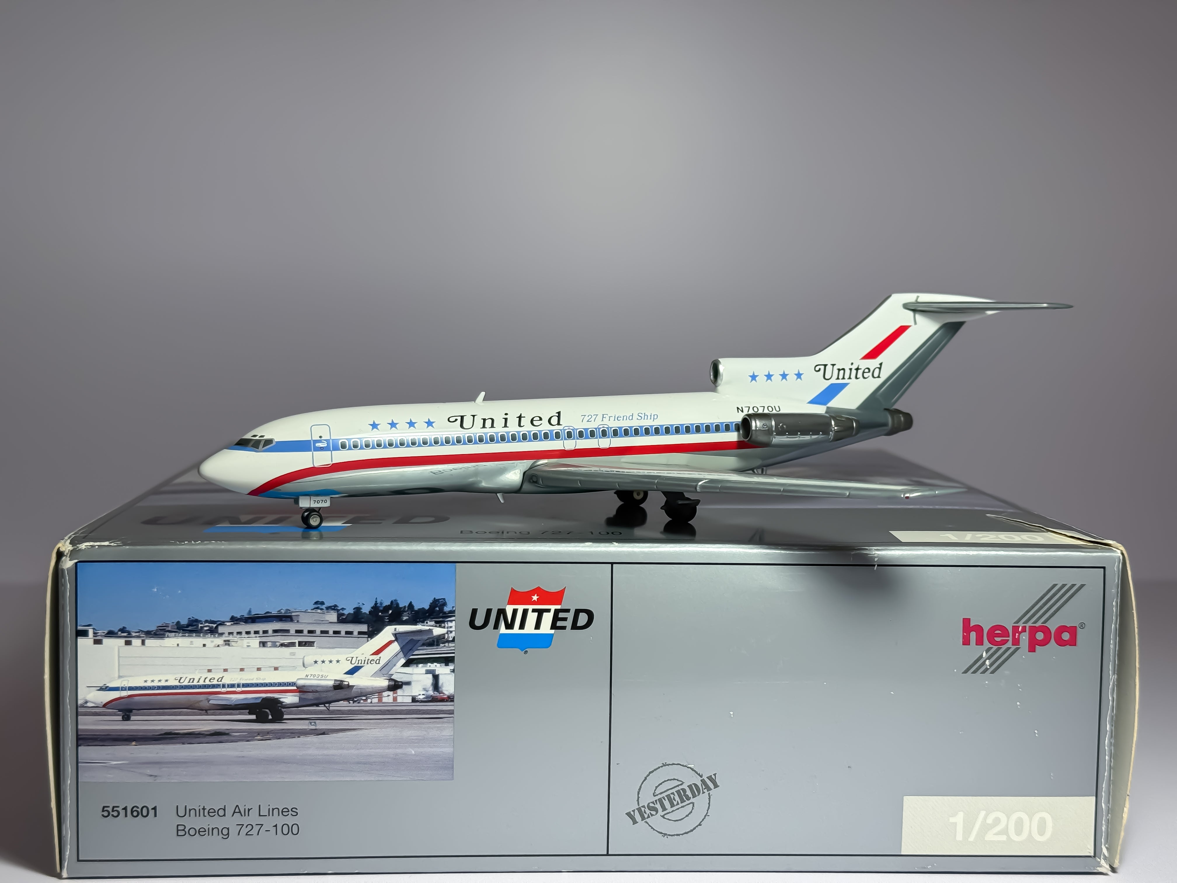 United Airlines Boeing 727-100 1:200 Herpa N7070U (551601)