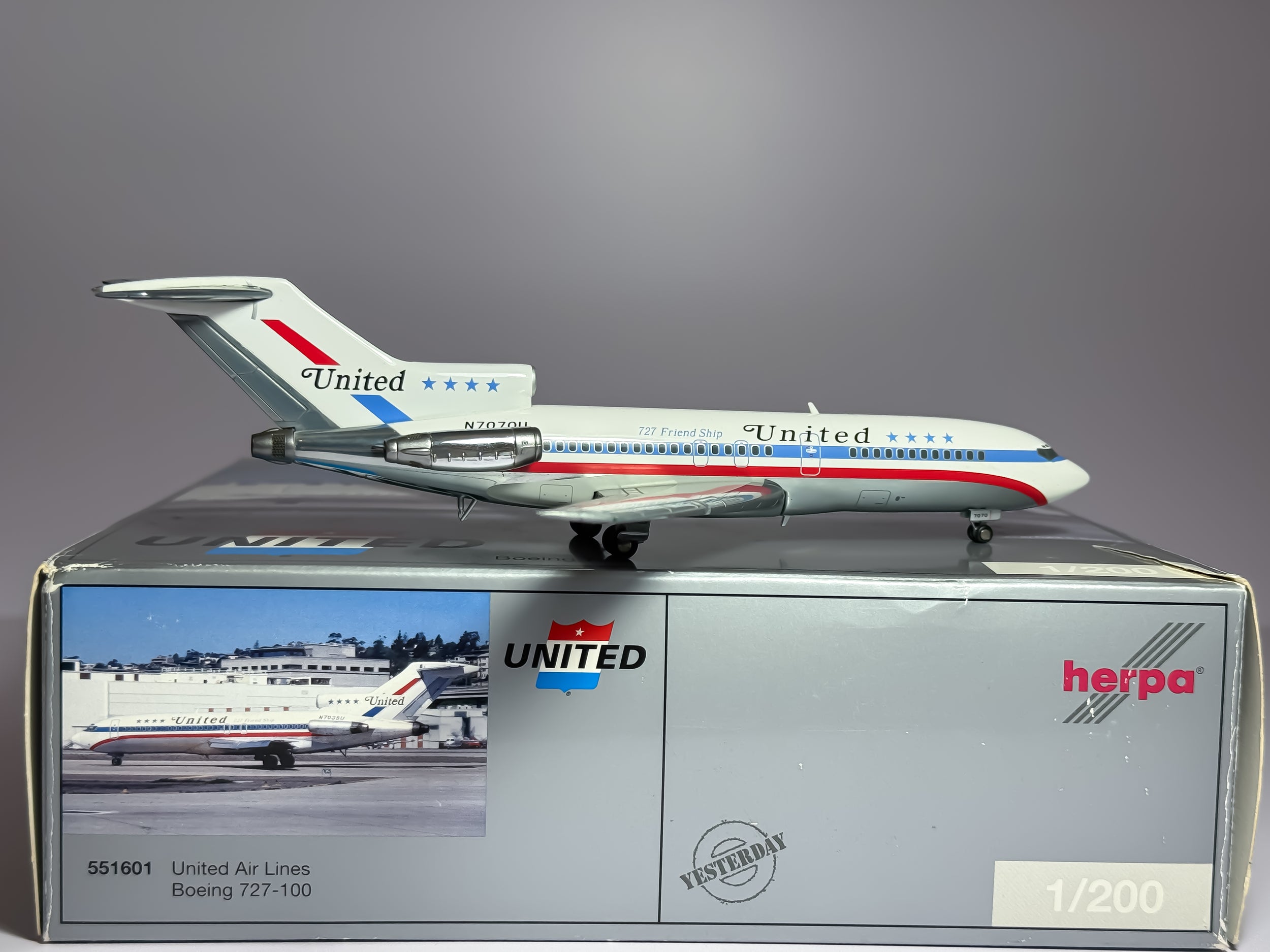 United Airlines Boeing 727-100 1:200 Herpa N7070U (551601)