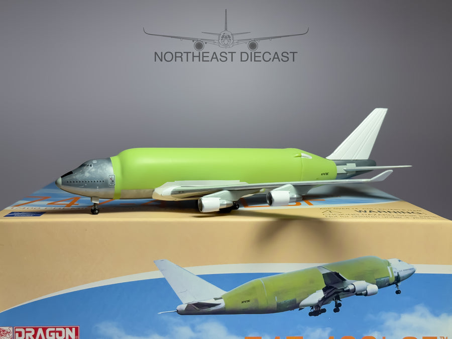Boeing House Boeing 747LCF Dreamlifter 1:400 Dragon Wings N747BC (55161-03)