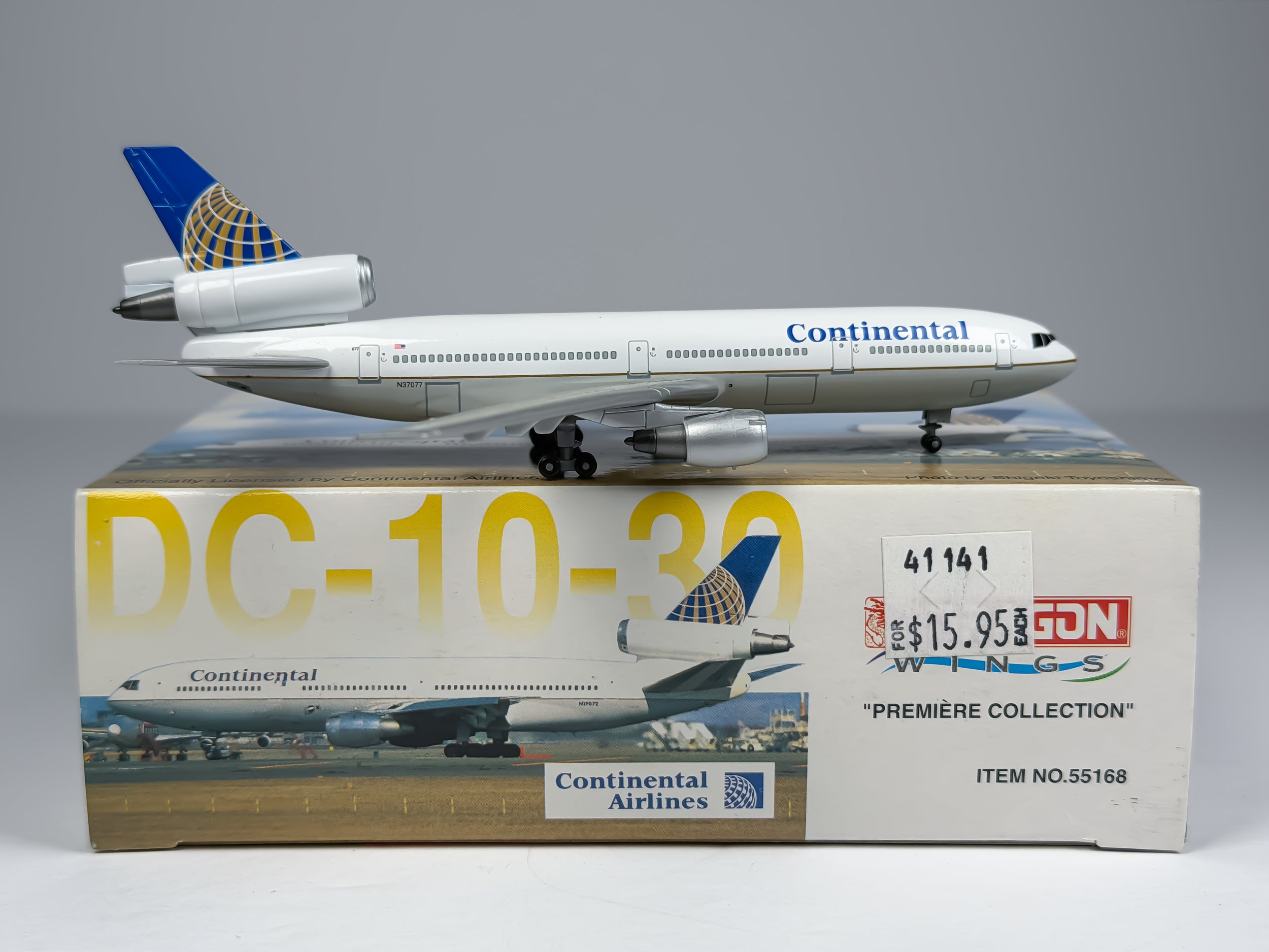 Continental Airlines McDonnell Douglas DC-10-30 1:400 Dragon Wings N37077 (55168)