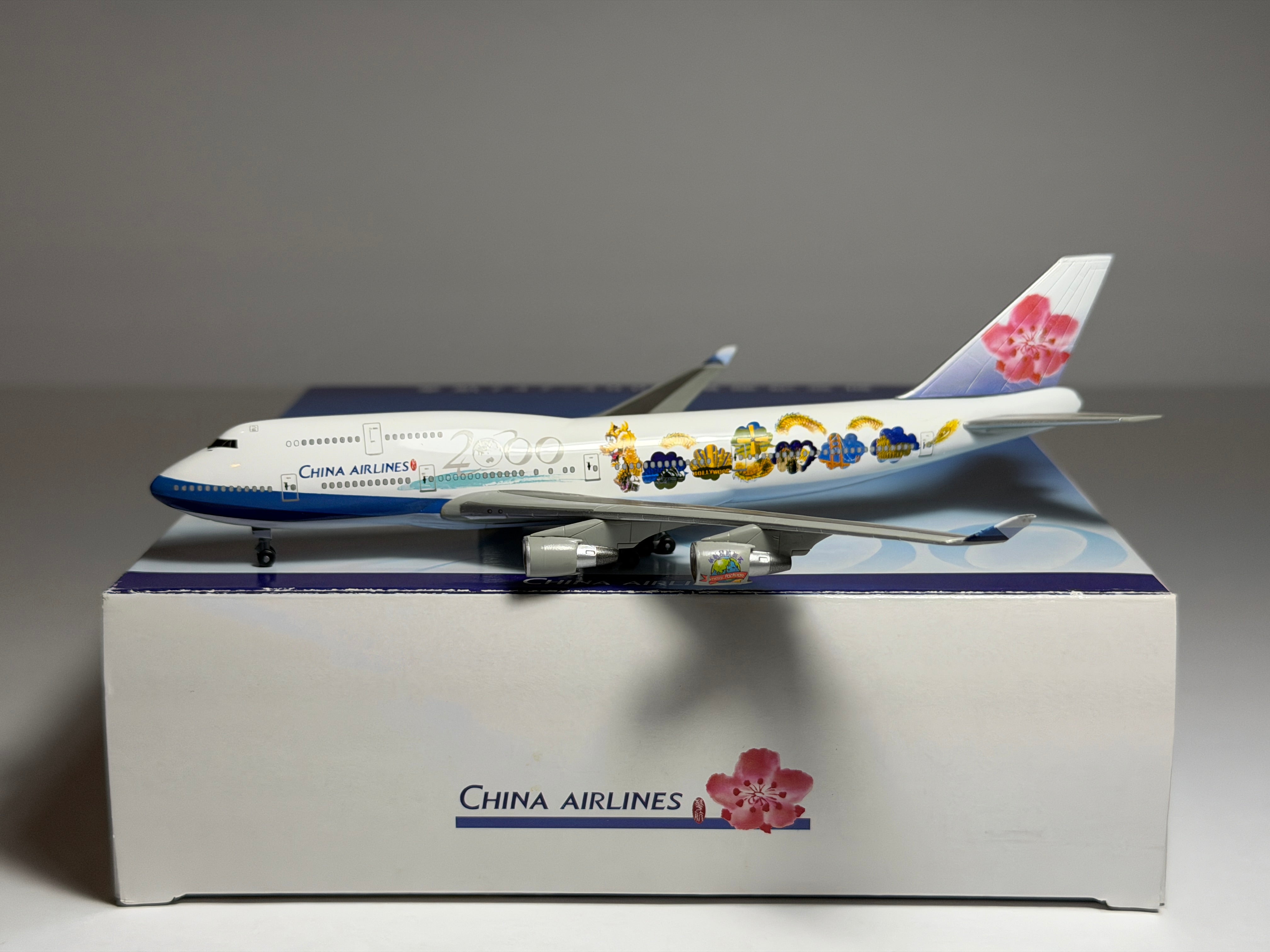 China Airlines Boeing 747-400 1:400 Dragon Wings Fantasy (DW55184)