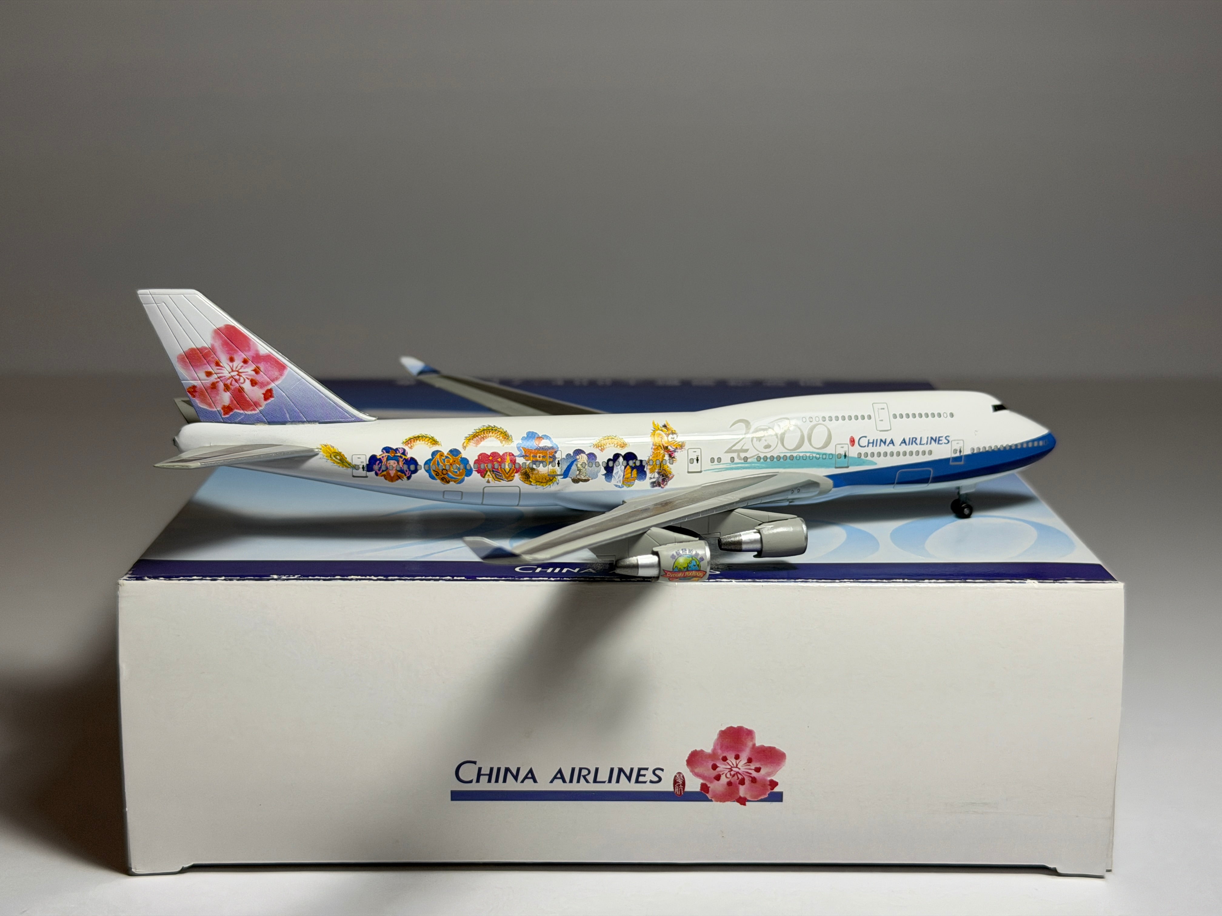 China Airlines Boeing 747-400 1:400 Dragon Wings Fantasy (DW55184)