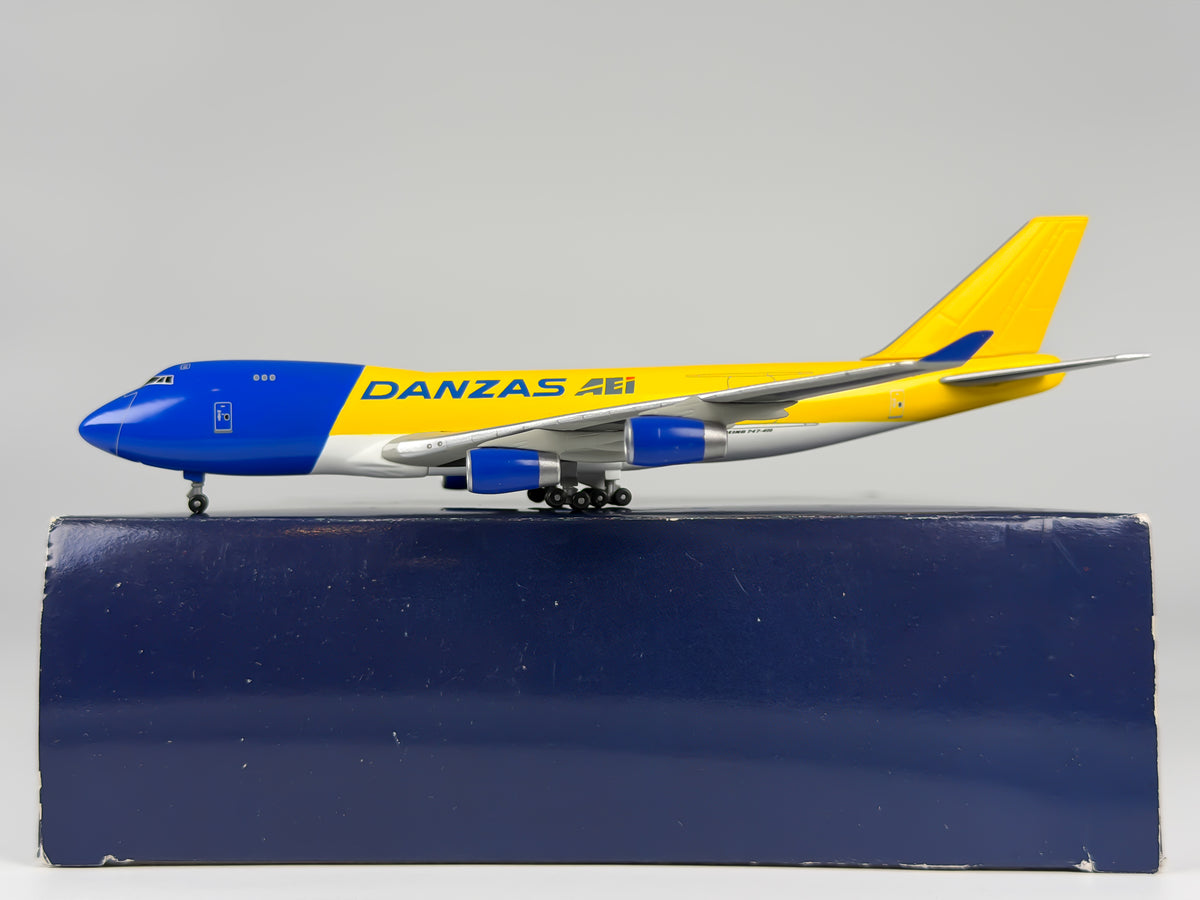 DANZAS Boeing 747-400F 1:400 Dragon Wings Fantasy (55217)