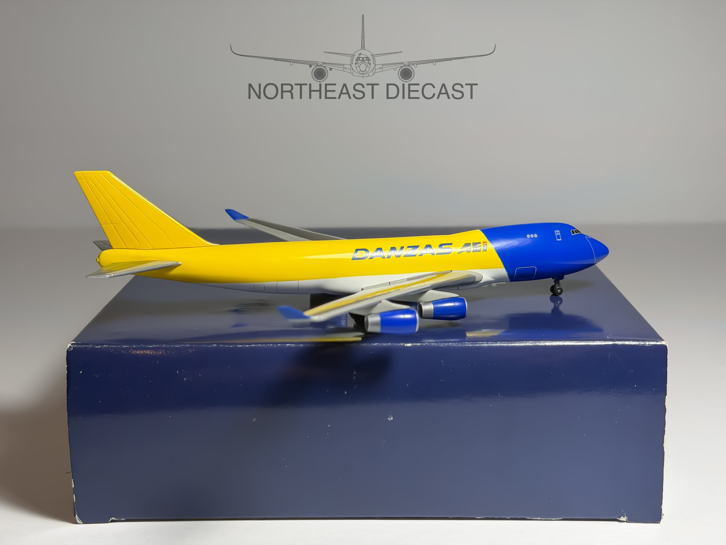 DANZAS Boeing 747-400F 1:400 Dragon Wings Fantasy (55217)