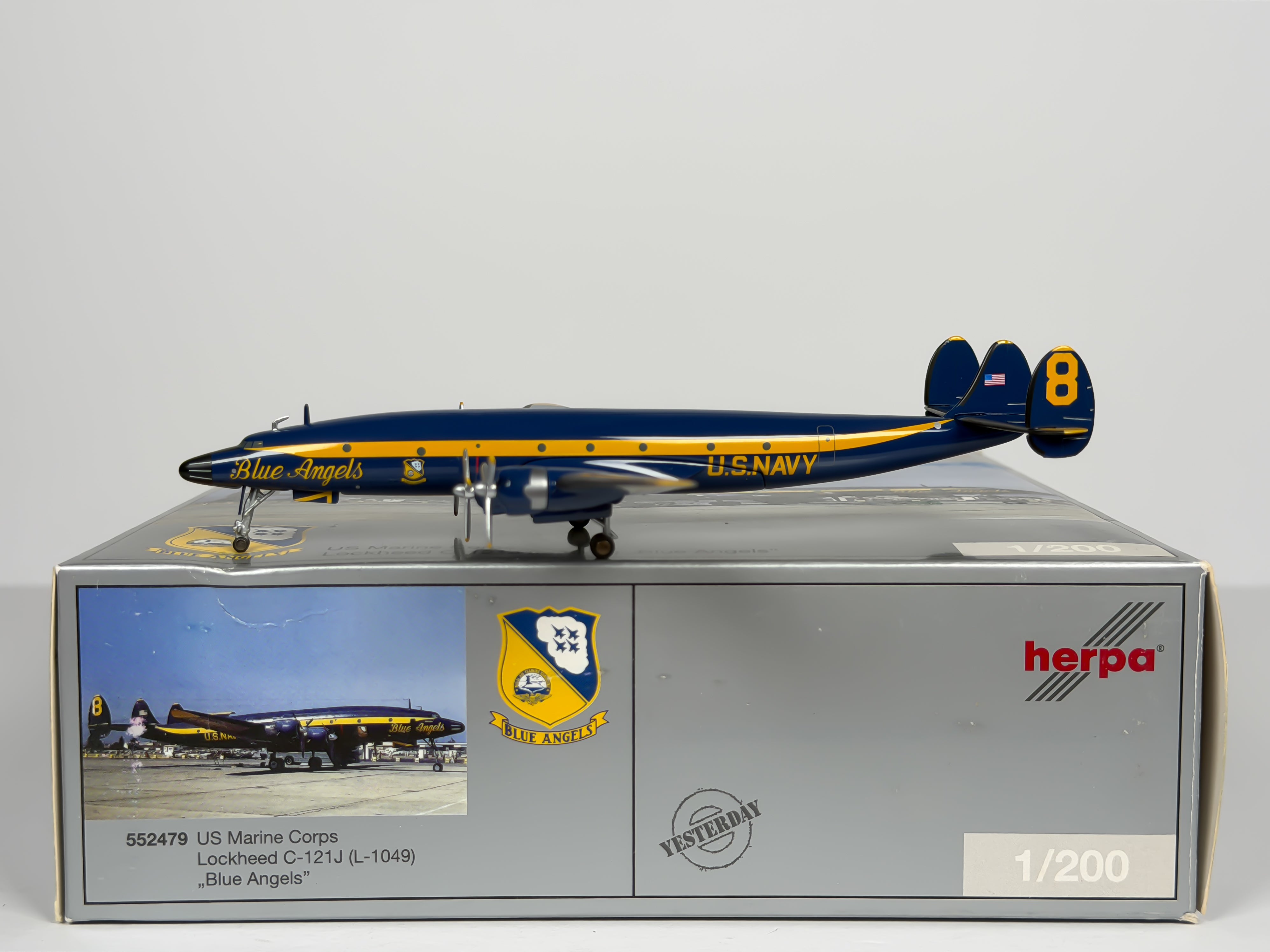 U.S Marine Corps Lockheed C-121J 1:200 Herpa Blue Angels 8 (552479)