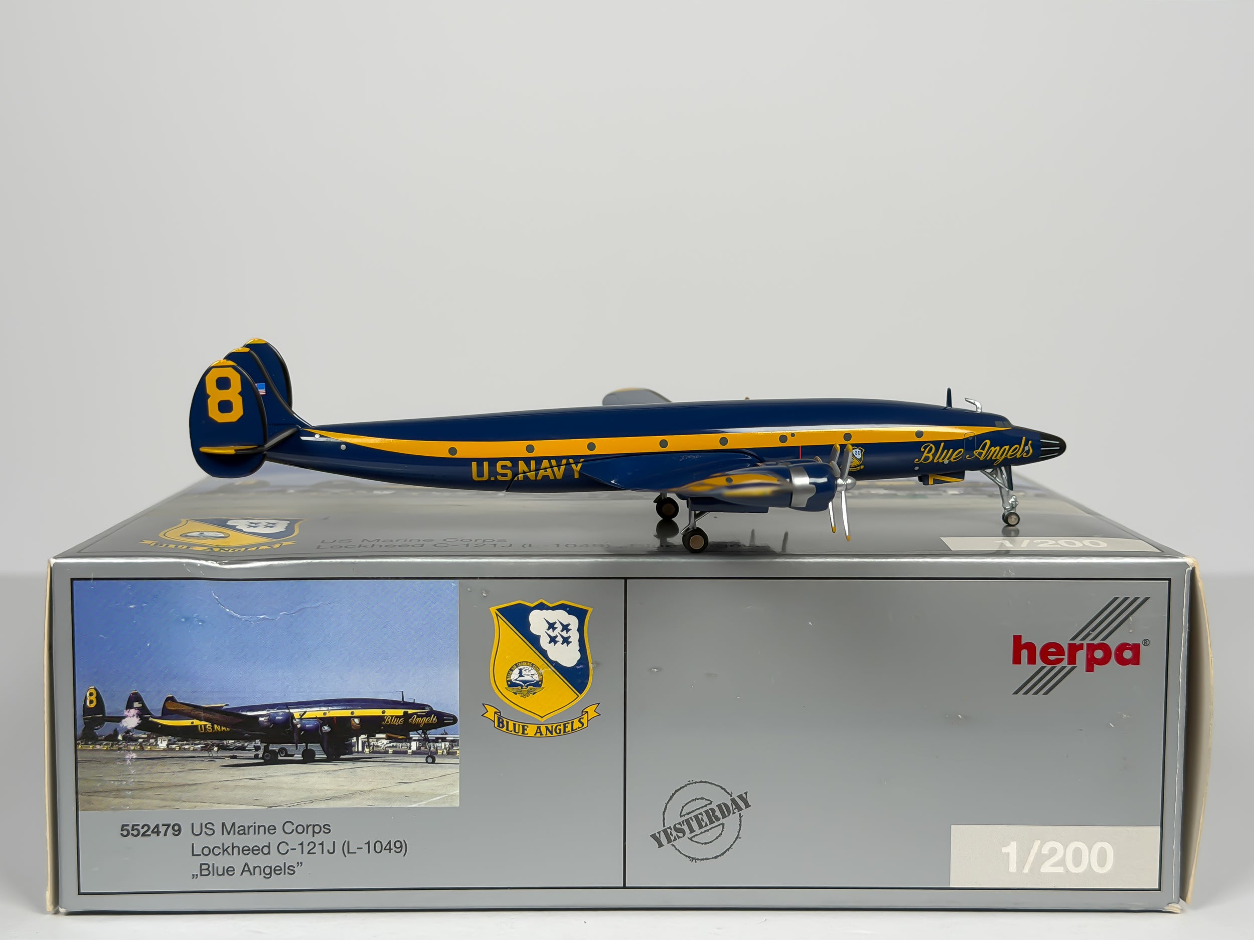 U.S Marine Corps Lockheed C-121J 1:200 Herpa Blue Angels 8 (552479)
