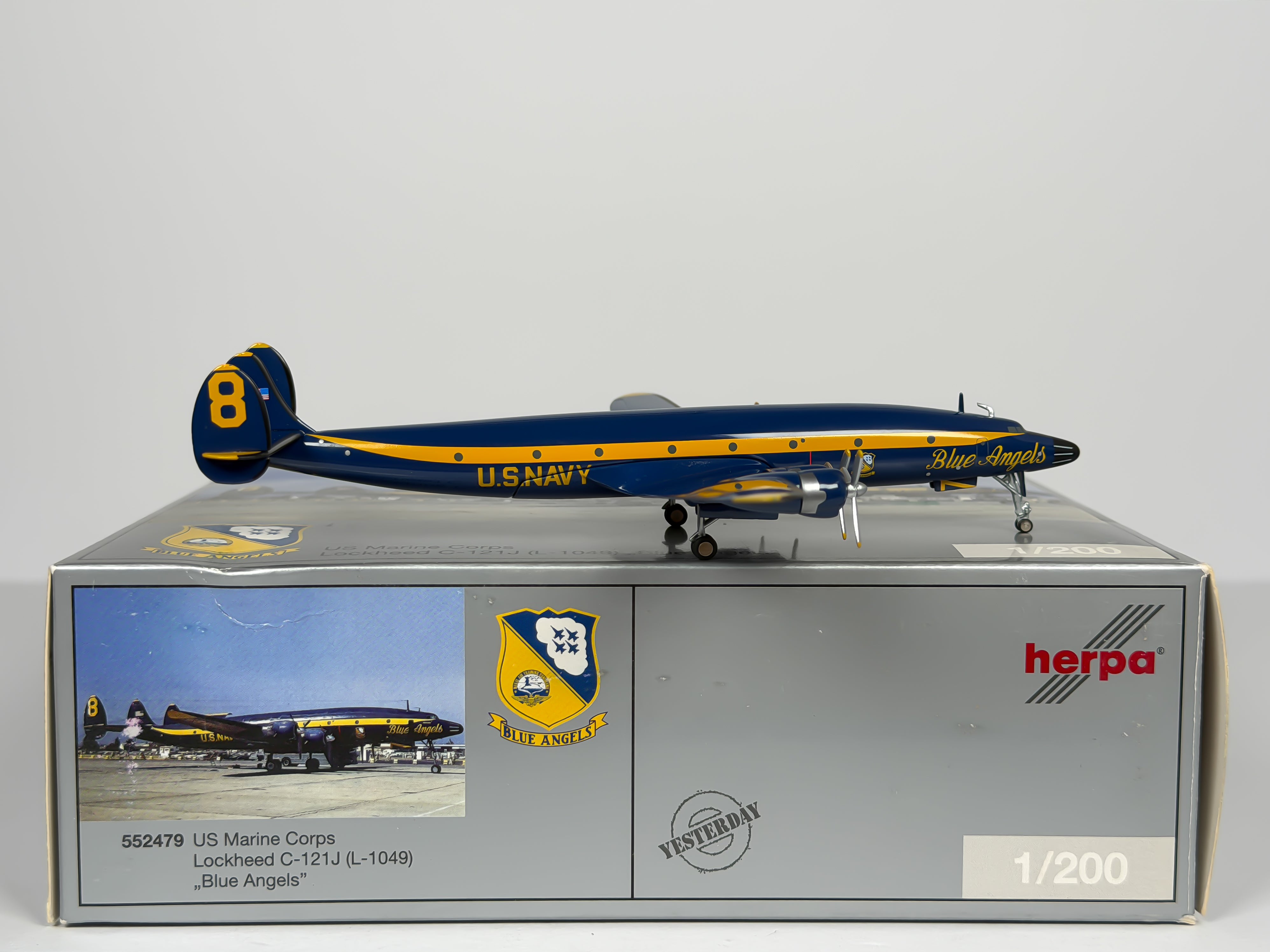 U.S Marine Corps Lockheed C-121J 1:200 Herpa Blue Angels 8 (552479)