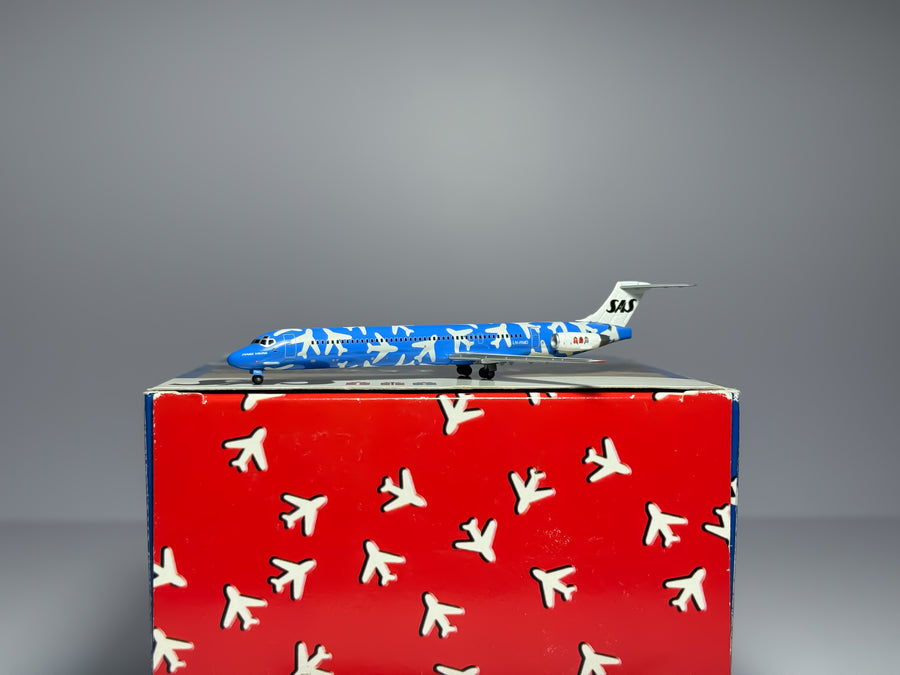 Scandinavian Airlines (SAS) McDonnell Douglas MD-82 1:400 Dragon Wings LN-RLE & LN-RMD (55321)