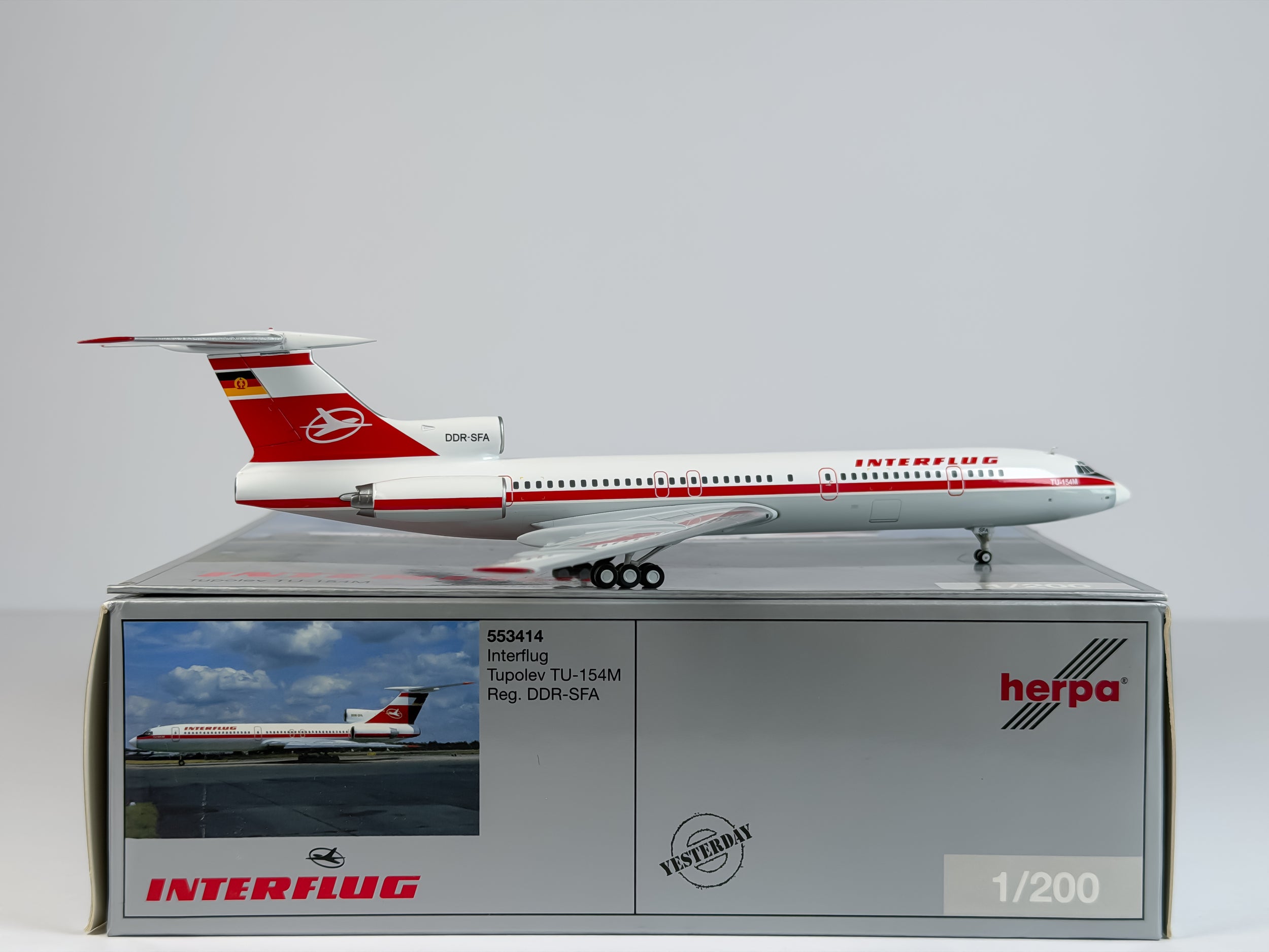 Interflug Tupolev TU-154M 1:200 Herpa DDR-SFA (553414)