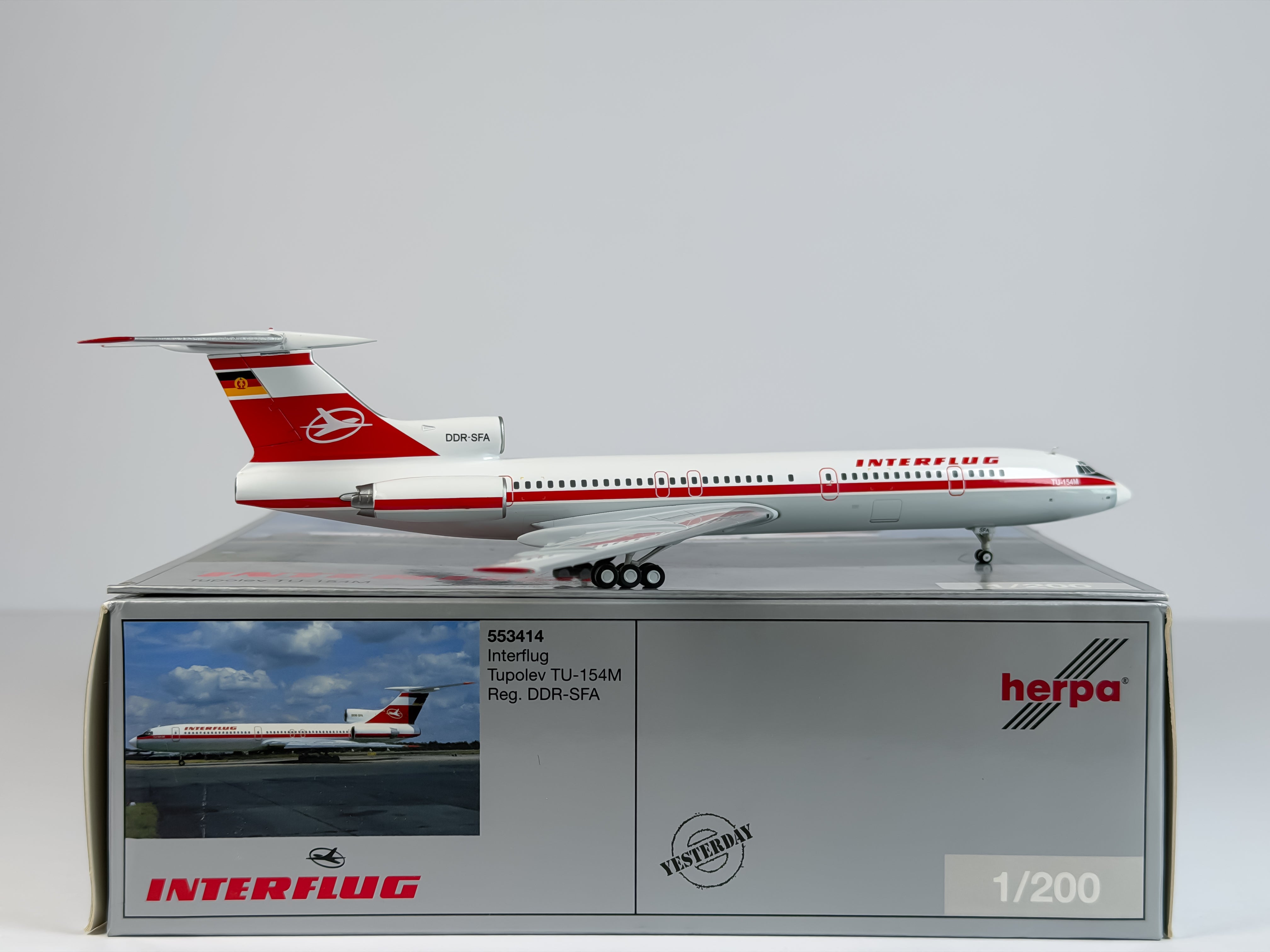 Interflug Tupolev TU-154M 1:200 Herpa DDR-SFA (553414)