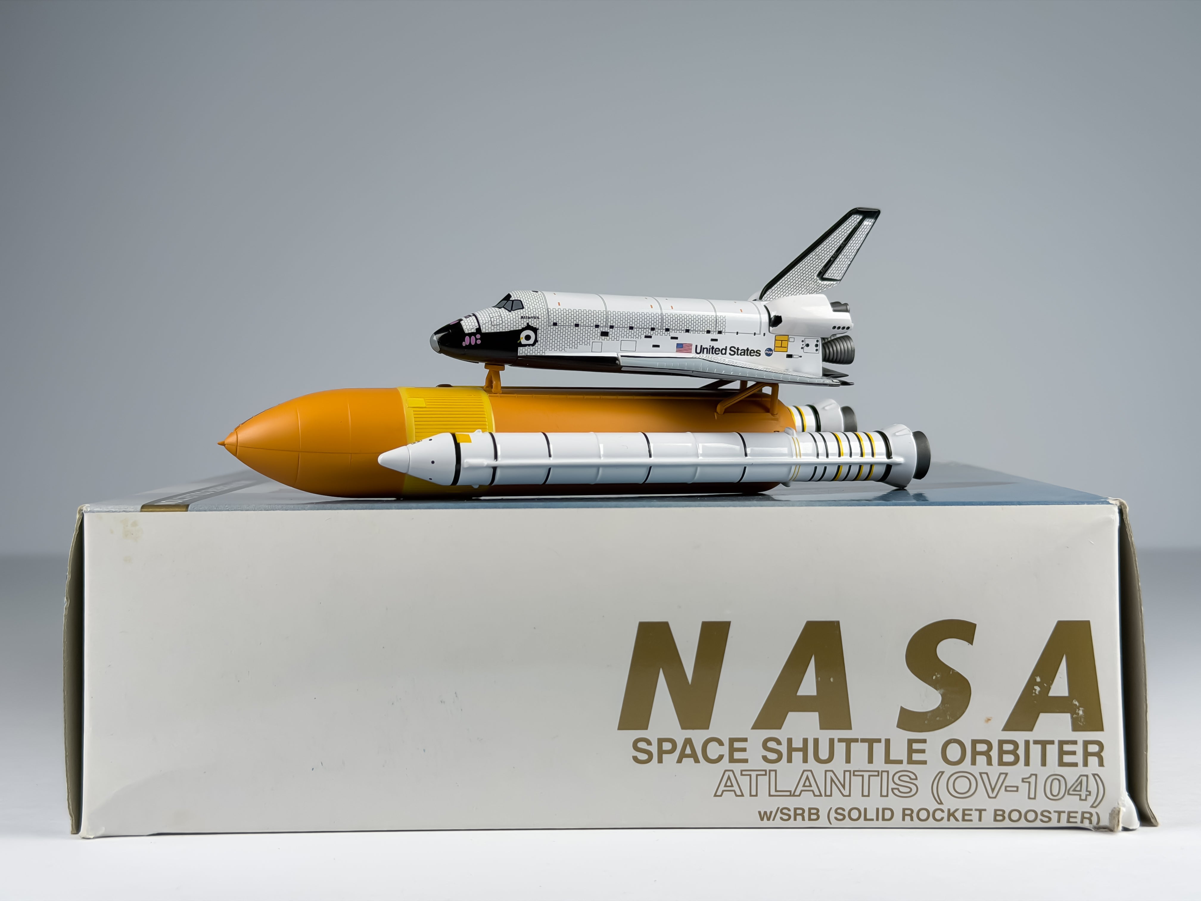 NASA Space Shuttle Orbiter 1:400 Dragon Wings OV-104 (55343-03)