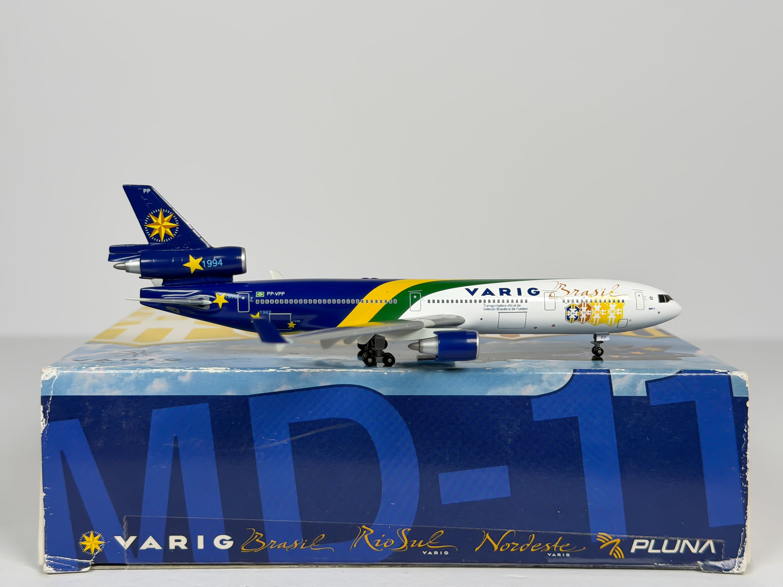 VARIG Brasil McDonnell Douglas MD-11 1:400 Dragon Wings PP-VPP (55356-03)