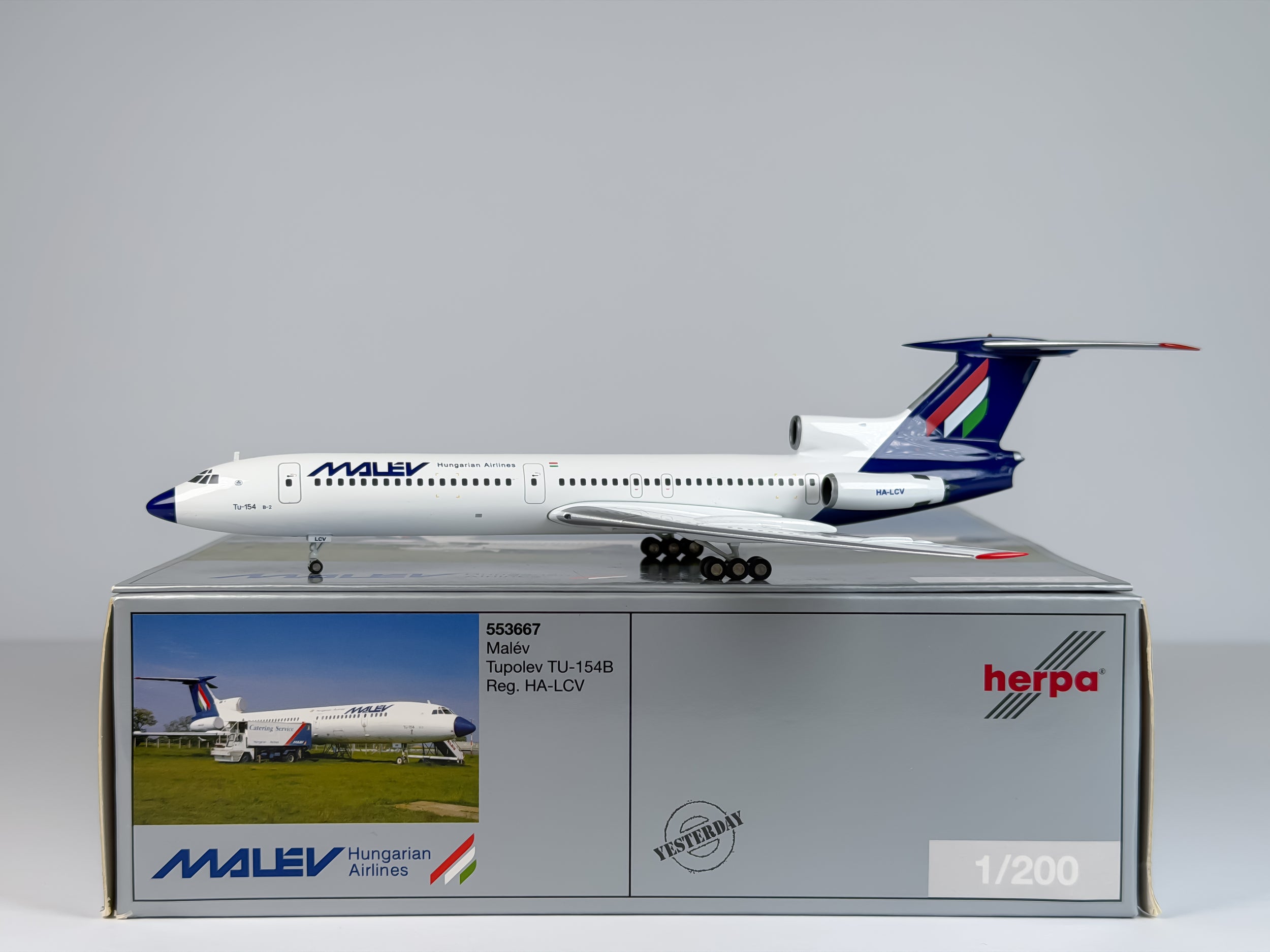 Malev Tupolev TU-154B 1:200 Herpa HA-LCV (553667)