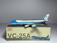 U.S Air Force (USAF) Boeing 747-200 1:400 Dragon Wings 82-8000 (55544)