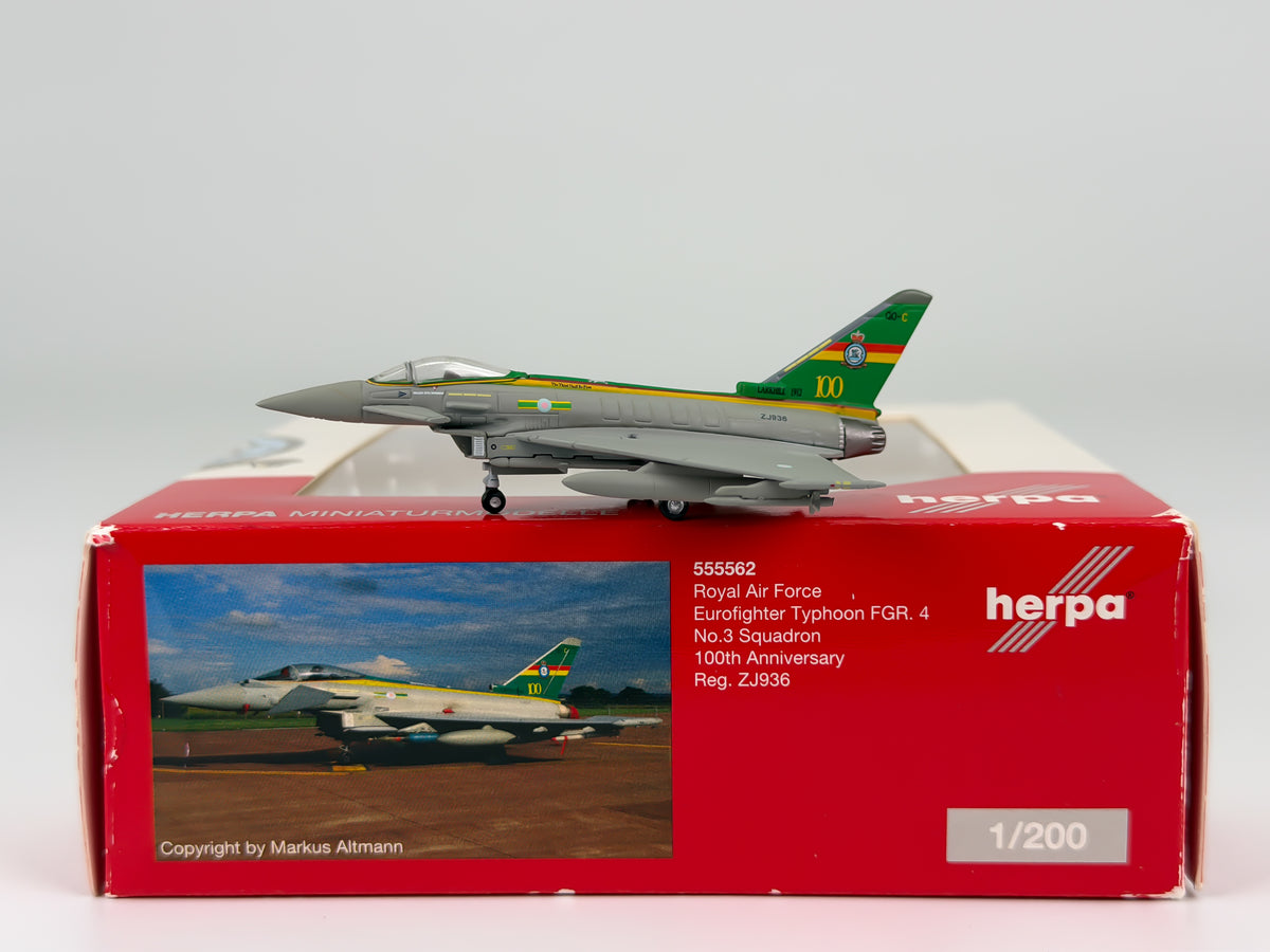 Royal Air Force Eurofighter Typhoon FGR 1:200 Herpa ZJ936 (555562)