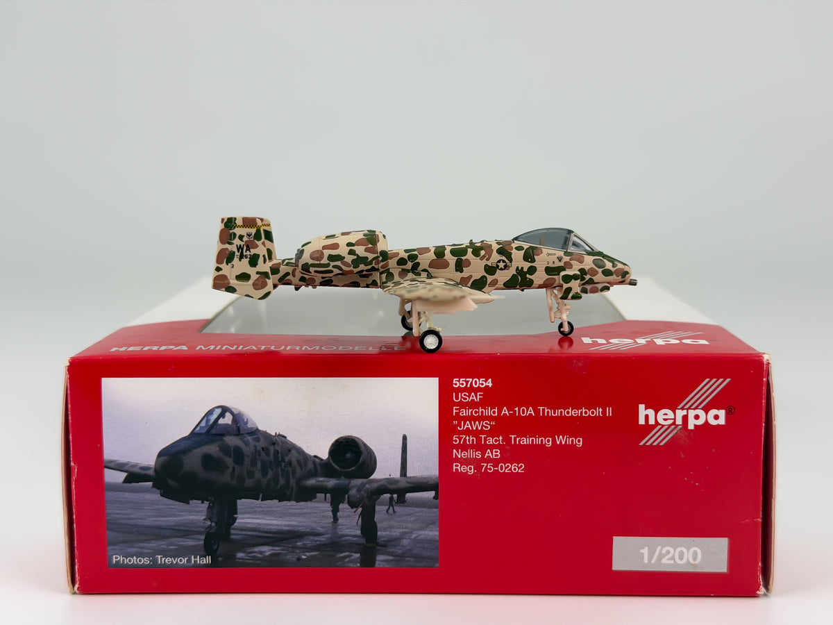 U.S Air Force (USAF) Fairchild A-10 Thunderbolt 1:200 Herpa 75-262 (557054)